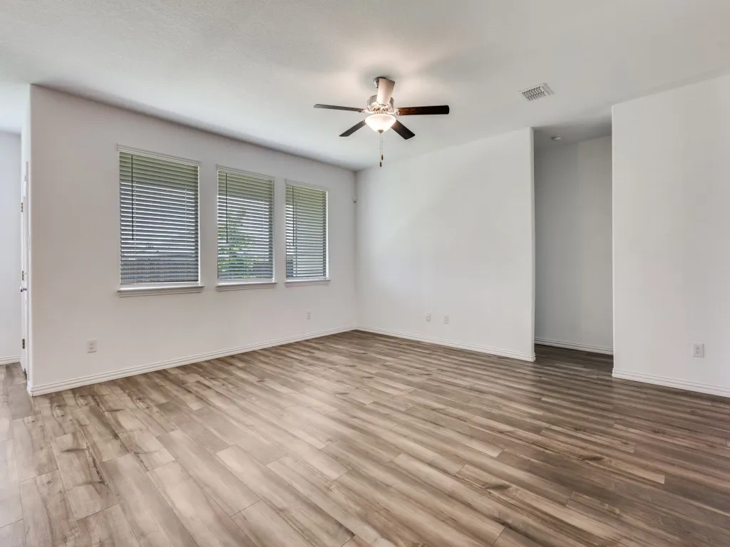 Single Family Residence For Rent in Collin County , 1601 Madison Drive, Anna, Texas 75409, 3 Bedroom, 2 Bathroom, 2 Garage spaces, 1,606 Sqft, built in 2022, mls#21341022, Real Estate Agent in Anna, Homes For Rent in Collin county, Homes For Rent in Anna, Realtor in Anna Texas, Real Estate Brokerage Independent Realty Texas, Luminita Cordes Realtor