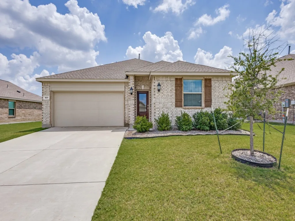 Single Family Residence For Rent in Collin County , 1601 Madison Drive, Anna, Texas 75409, 3 Bedroom, 2 Bathroom, 2 Garage spaces, 1,606 Sqft, built in 2022, mls#21341022, Real Estate Agent in Anna, Homes For Rent in Collin county, Homes For Rent in Anna, Realtor in Anna Texas, Real Estate Brokerage Independent Realty Texas, Luminita Cordes Realtor
