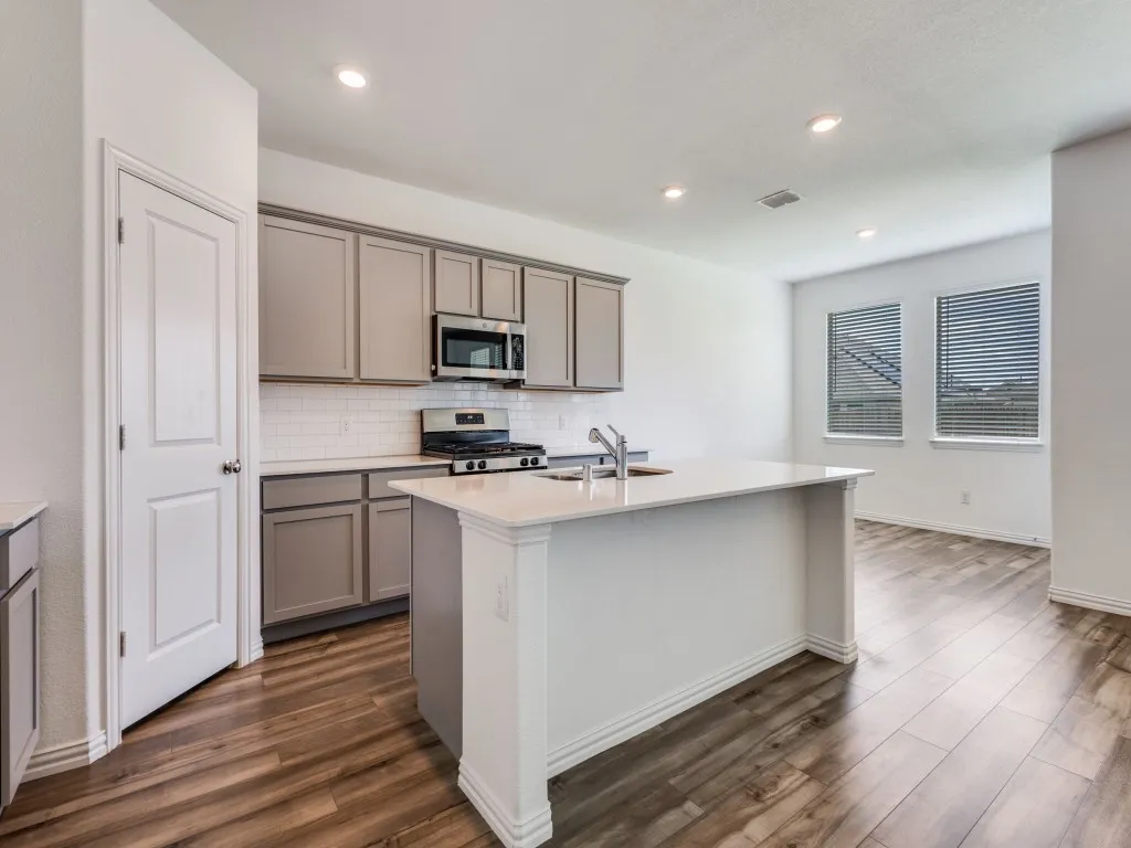 Single Family Residence For Rent in Collin County , 1601 Madison Drive, Anna, Texas 75409, 3 Bedroom, 2 Bathroom, 2 Garage spaces, 1,606 Sqft, built in 2022, mls#21341022, Real Estate Agent in Anna, Homes For Rent in Collin county, Homes For Rent in Anna, Realtor in Anna Texas, Real Estate Brokerage Independent Realty Texas, Luminita Cordes Realtor