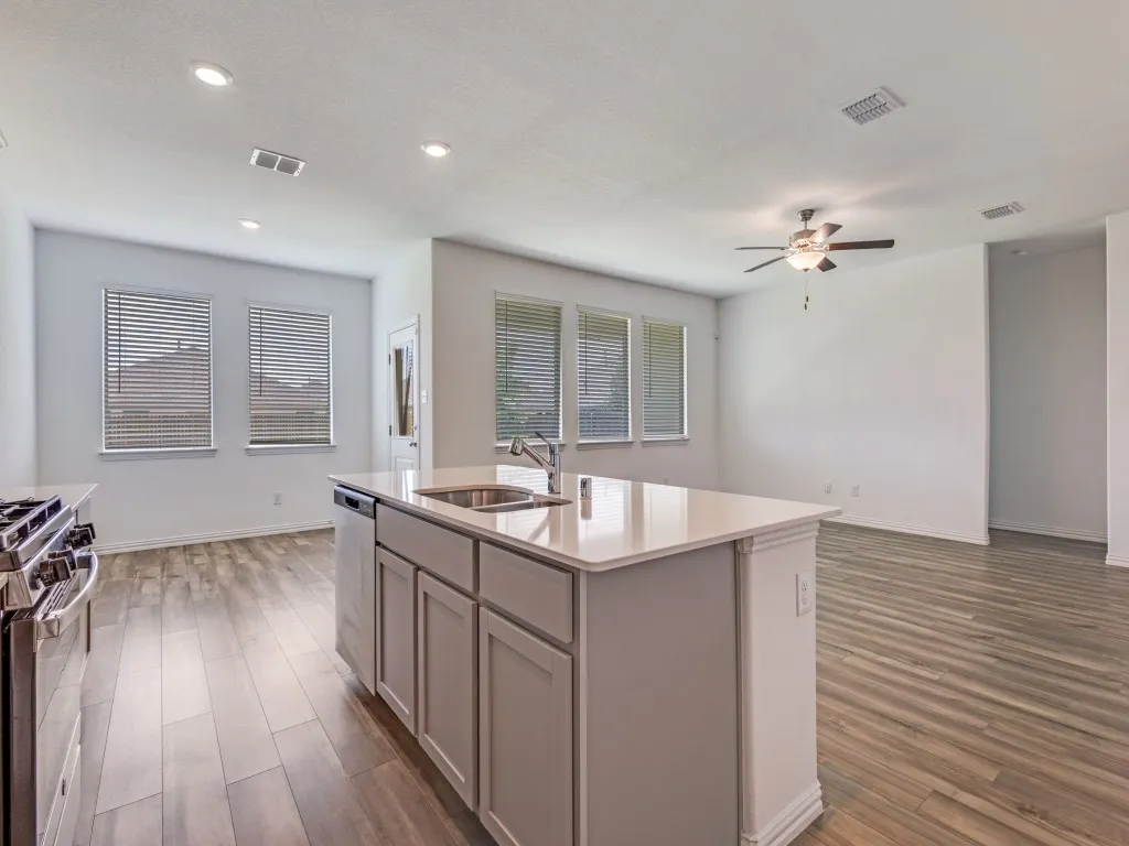 Single Family Residence For Rent in Collin County , 1601 Madison Drive, Anna, Texas 75409, 3 Bedroom, 2 Bathroom, 2 Garage spaces, 1,606 Sqft, built in 2022, mls#21341022, Real Estate Agent in Anna, Homes For Rent in Collin county, Homes For Rent in Anna, Realtor in Anna Texas, Real Estate Brokerage Independent Realty Texas, Luminita Cordes Realtor