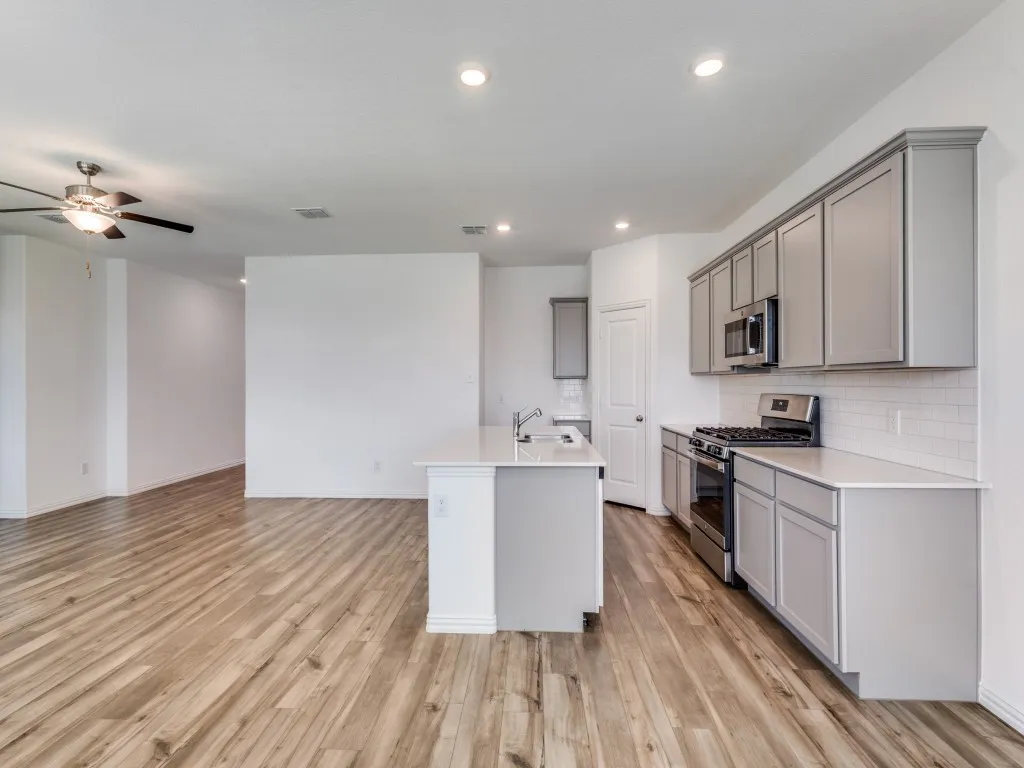 Single Family Residence For Rent in Collin County , 1601 Madison Drive, Anna, Texas 75409, 3 Bedroom, 2 Bathroom, 2 Garage spaces, 1,606 Sqft, built in 2022, mls#21341022, Real Estate Agent in Anna, Homes For Rent in Collin county, Homes For Rent in Anna, Realtor in Anna Texas, Real Estate Brokerage Independent Realty Texas, Luminita Cordes Realtor