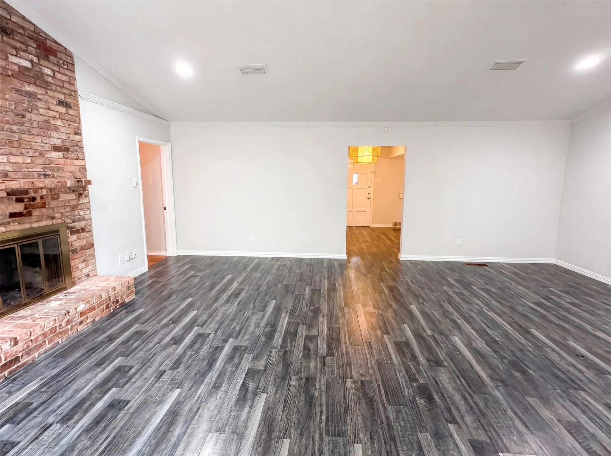 Single Family Residence For Sale in Dallas County , 8839 Sweetwater Drive, Dallas, Texas 75228, 3 Bedroom, 2 Bathroom, 2 Garage spaces, 2,009 Sqft, built in 1962, mls#21342395, Real Estate Agent in Dallas, Homes For Sale in Dallas county, Homes For Sale in Dallas, Realtor in Dallas Texas, Real Estate Brokerage Independent Realty Texas, Luminita Cordes Realtor