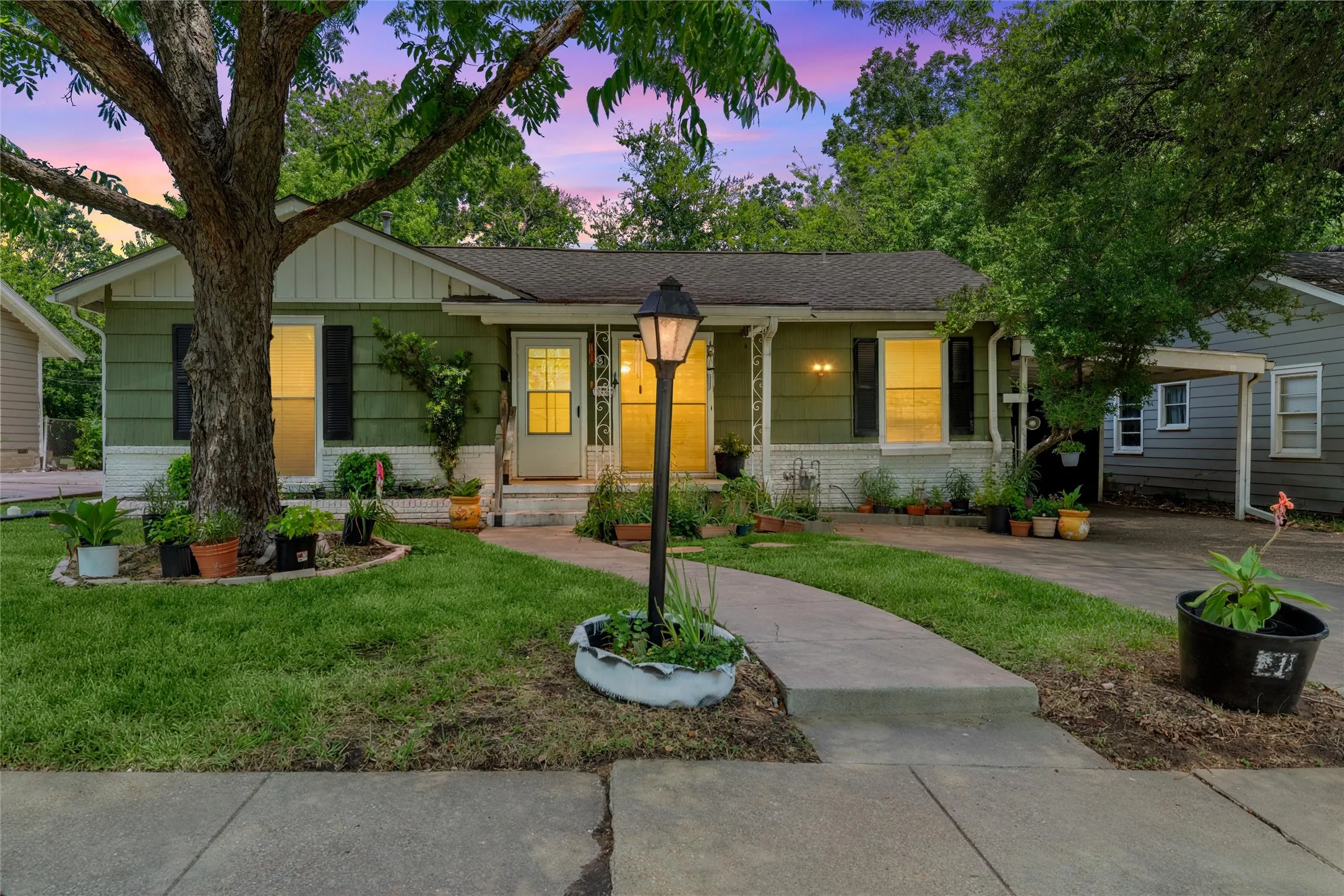 Single Family Residence For Sale in Mc Lennan County , 4513 Athens Avenue, Waco, Texas 76710, 3 Bedrooms, 2 Bathrooms, Garage spaces, 1,545 Sqft, built in 1951, Price $232,000, mls#21338568, Real Estate Agent in Waco, Homes For Sale in Mc Lennan county, Homes For Sale in Waco, Realtor in Waco Texas, Real Estate Brokerage Independent Realty Texas, Luminita Cordes Realtor