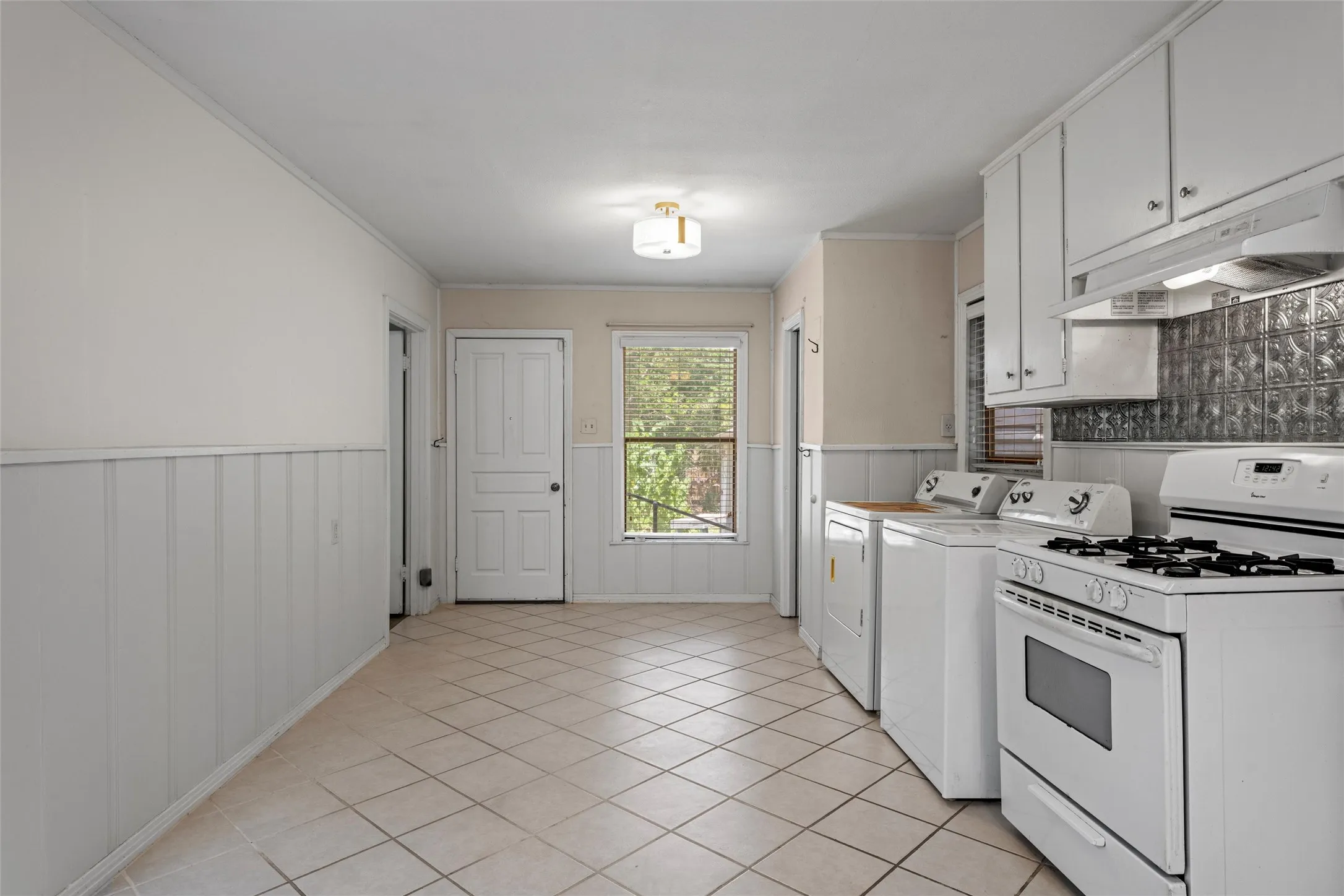 Single Family Residence For Sale in Mc Lennan County , 4513 Athens Avenue, Waco, Texas 76710, 3 Bedrooms, 2 Bathrooms, Garage spaces, 1,545 Sqft, built in 1951, Price $232,000, mls#21338568, Real Estate Agent in Waco, Homes For Sale in Mc Lennan county, Homes For Sale in Waco, Realtor in Waco Texas, Real Estate Brokerage Independent Realty Texas, Luminita Cordes Realtor