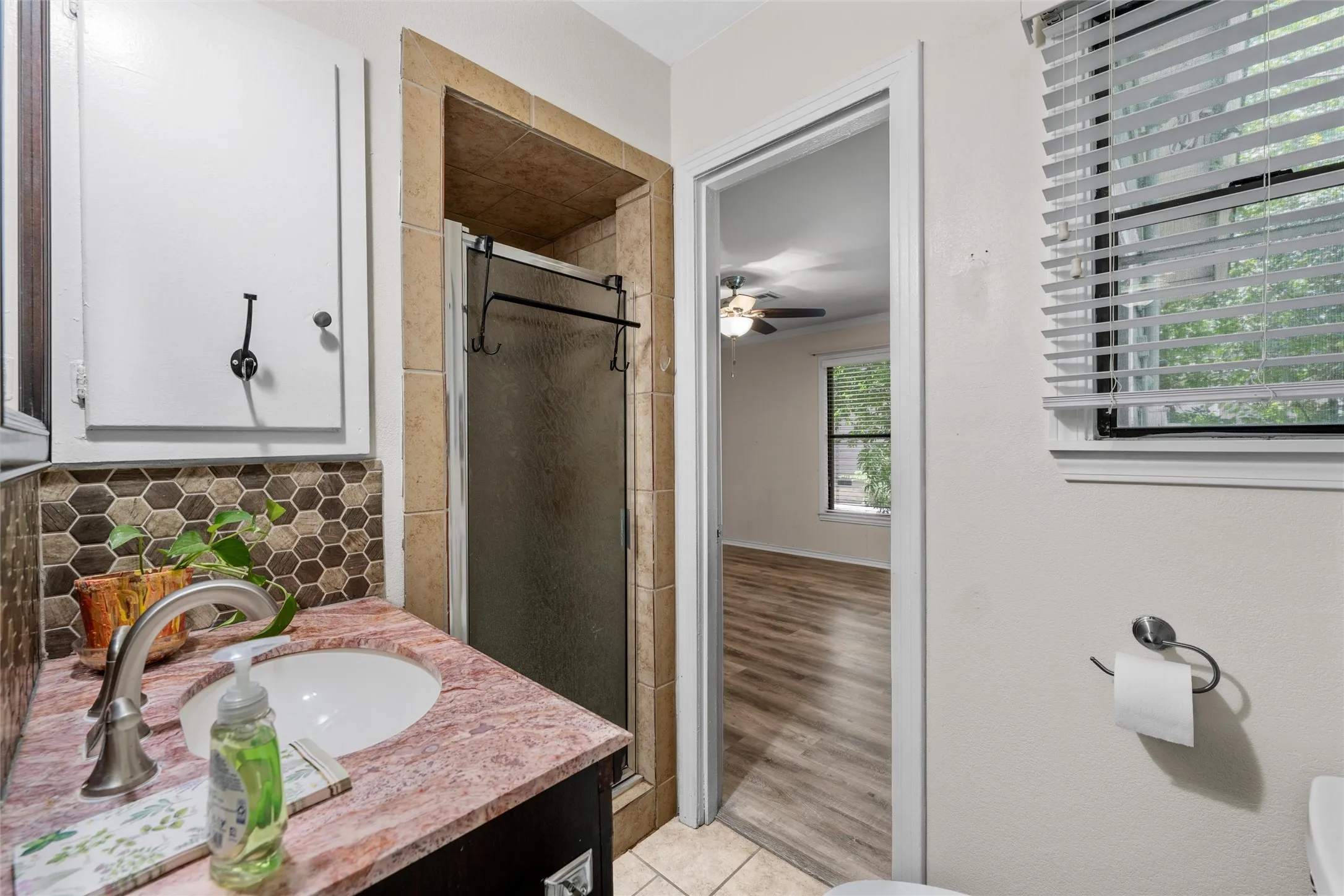 Single Family Residence For Sale in Mc Lennan County , 4513 Athens Avenue, Waco, Texas 76710, 3 Bedrooms, 2 Bathrooms, Garage spaces, 1,545 Sqft, built in 1951, Price $232,000, mls#21338568, Real Estate Agent in Waco, Homes For Sale in Mc Lennan county, Homes For Sale in Waco, Realtor in Waco Texas, Real Estate Brokerage Independent Realty Texas, Luminita Cordes Realtor