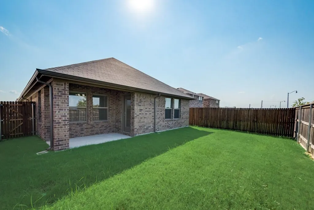 Single Family Residence For Rent in Kaufman County , 1080 Norias Drive, Forney, Texas 75126, 3 Bedroom, 2 Bathroom, 2 Garage spaces, 1,704 Sqft, built in 2021, mls#21342204, Real Estate Agent in Forney, Homes For Rent in Kaufman county, Homes For Rent in Forney, Realtor in Forney Texas, Real Estate Brokerage Independent Realty Texas, Luminita Cordes Realtor