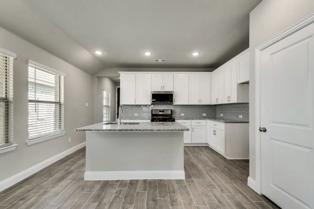 Single Family Residence For Rent in Kaufman County , 1080 Norias Drive, Forney, Texas 75126, 3 Bedroom, 2 Bathroom, 2 Garage spaces, 1,704 Sqft, built in 2021, mls#21342204, Real Estate Agent in Forney, Homes For Rent in Kaufman county, Homes For Rent in Forney, Realtor in Forney Texas, Real Estate Brokerage Independent Realty Texas, Luminita Cordes Realtor