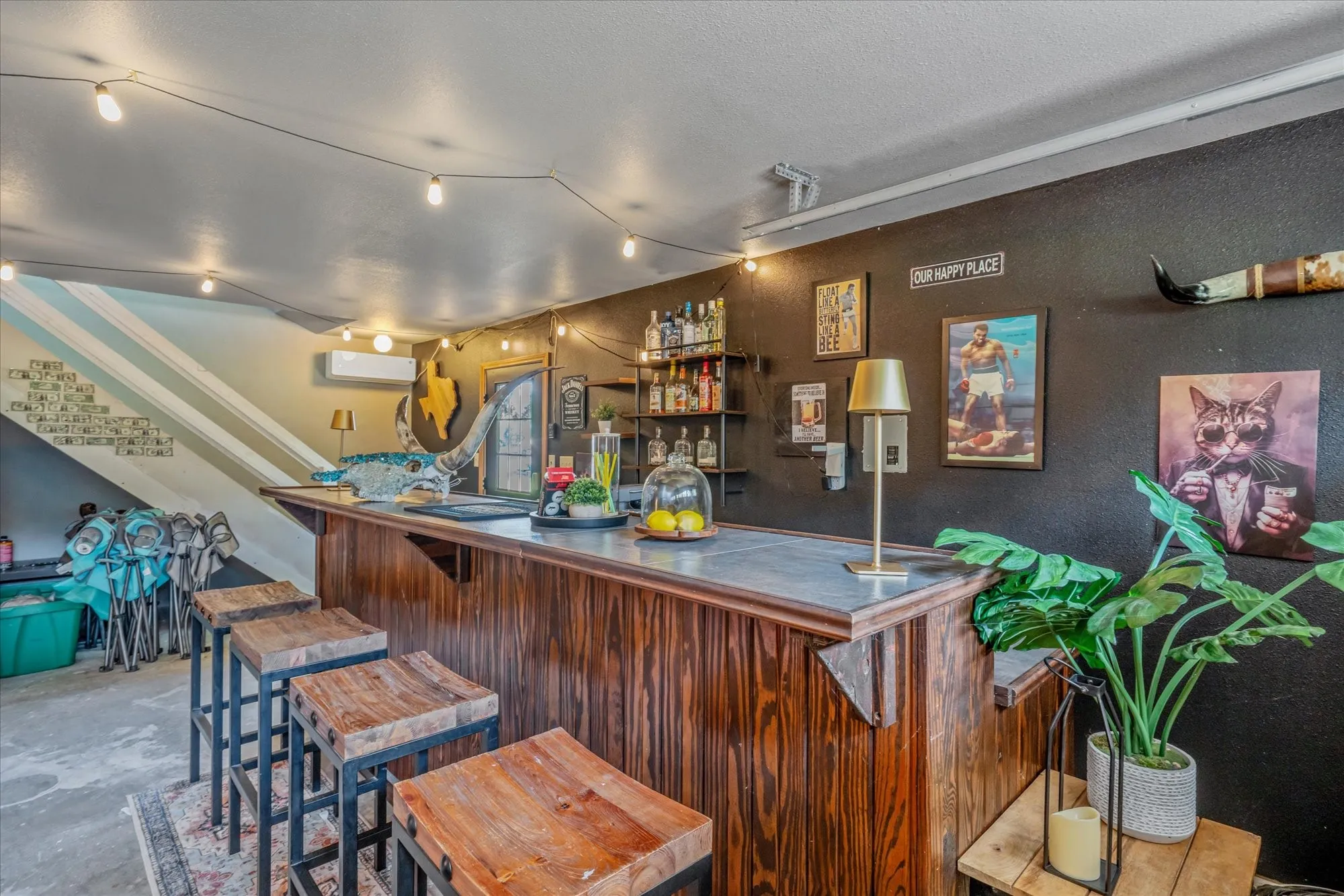 Garage / party room