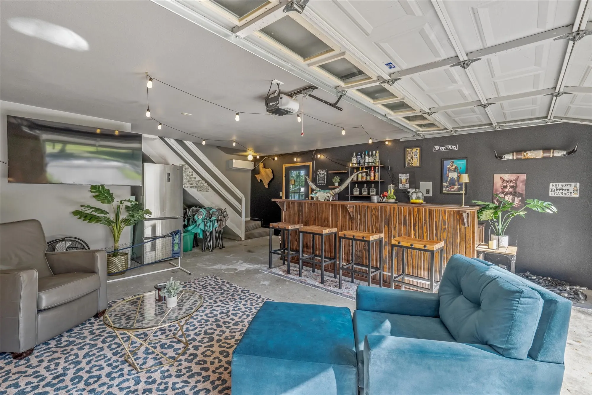 Garage/party room