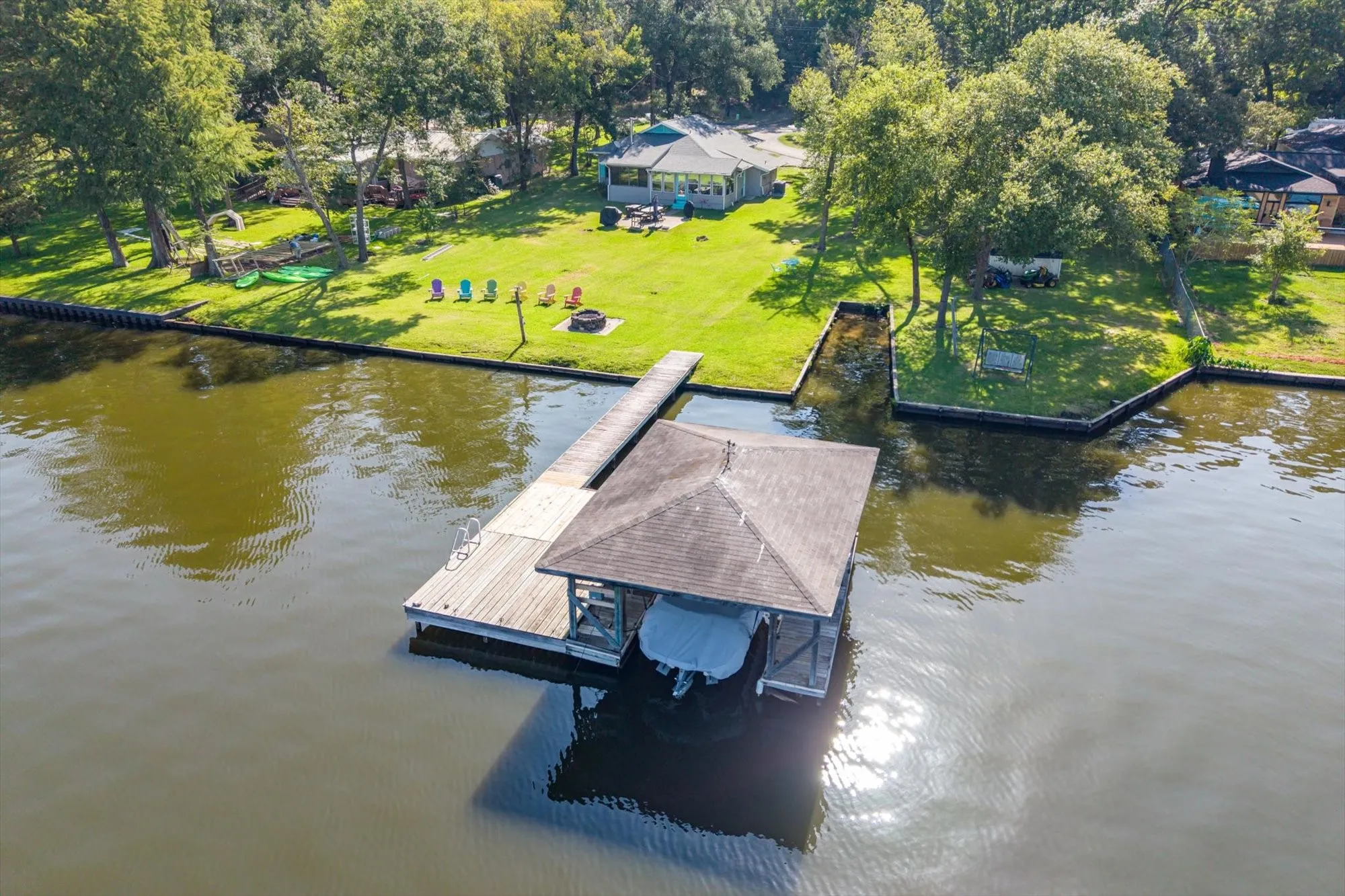 Single Family Residence For Sale in Van Zandt County , 727 Callender Lake Drive D, Murchison, Texas 75778, 3 Bedroom, 2 Bathroom, 2 Garage spaces, 1,427 Sqft, built in 1973, mls#21342379, Real Estate Agent in Murchison, Homes For Sale in Van Zandt county, Homes For Sale in Murchison, Realtor in Murchison Texas, Real Estate Brokerage Independent Realty Texas, Luminita Cordes Realtor