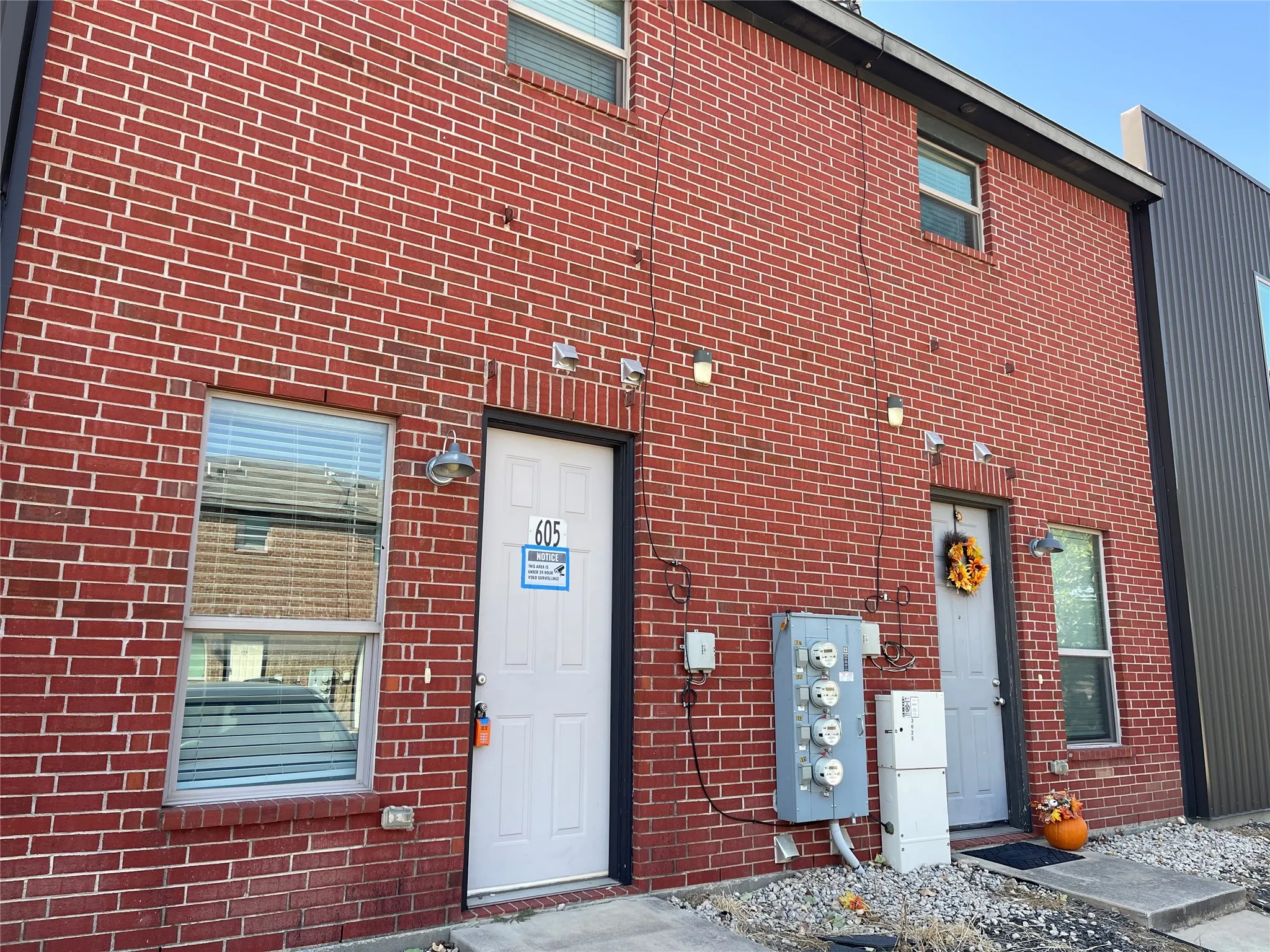 Townhouse For Rent in Tarrant County , 3621 Valley Vista Drive 505, Fort Worth, Texas 76053, 2 Bedroom, 3 Bathroom, Garage spaces, 1,350 Sqft, built in 2013, mls#21341757, Real Estate Agent in Fort Worth, Homes For Rent in Tarrant county, Homes For Rent in Fort Worth, Realtor in Fort Worth Texas, Real Estate Brokerage Independent Realty Texas, Luminita Cordes Realtor