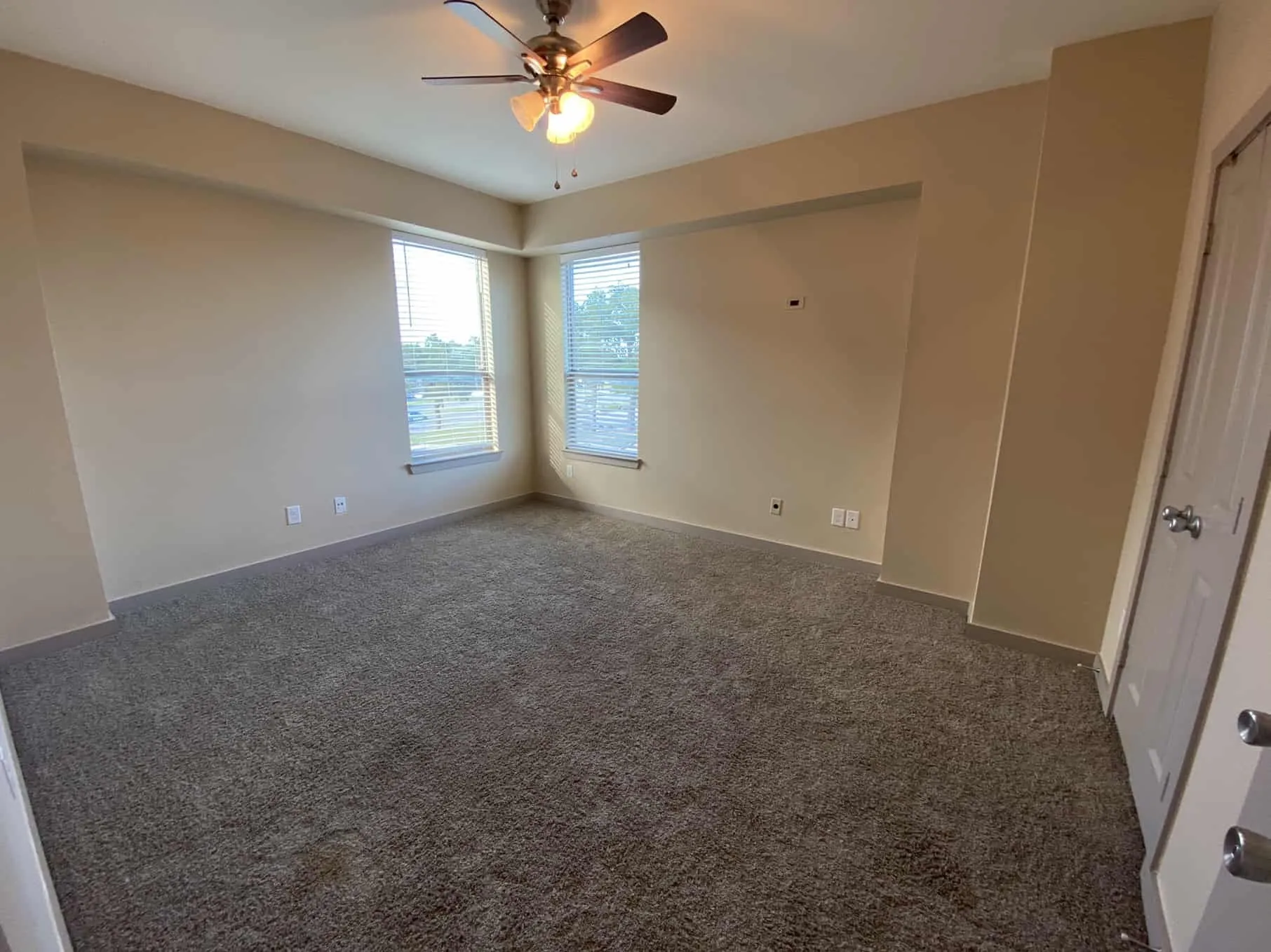 Townhouse For Rent in Tarrant County , 3621 Valley Vista Drive 505, Fort Worth, Texas 76053, 2 Bedroom, 3 Bathroom, Garage spaces, 1,350 Sqft, built in 2013, mls#21341757, Real Estate Agent in Fort Worth, Homes For Rent in Tarrant county, Homes For Rent in Fort Worth, Realtor in Fort Worth Texas, Real Estate Brokerage Independent Realty Texas, Luminita Cordes Realtor