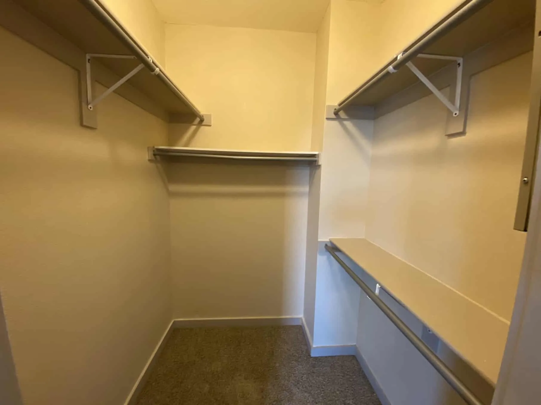 Townhouse For Rent in Tarrant County , 3621 Valley Vista Drive 505, Fort Worth, Texas 76053, 2 Bedroom, 3 Bathroom, Garage spaces, 1,350 Sqft, built in 2013, mls#21341757, Real Estate Agent in Fort Worth, Homes For Rent in Tarrant county, Homes For Rent in Fort Worth, Realtor in Fort Worth Texas, Real Estate Brokerage Independent Realty Texas, Luminita Cordes Realtor