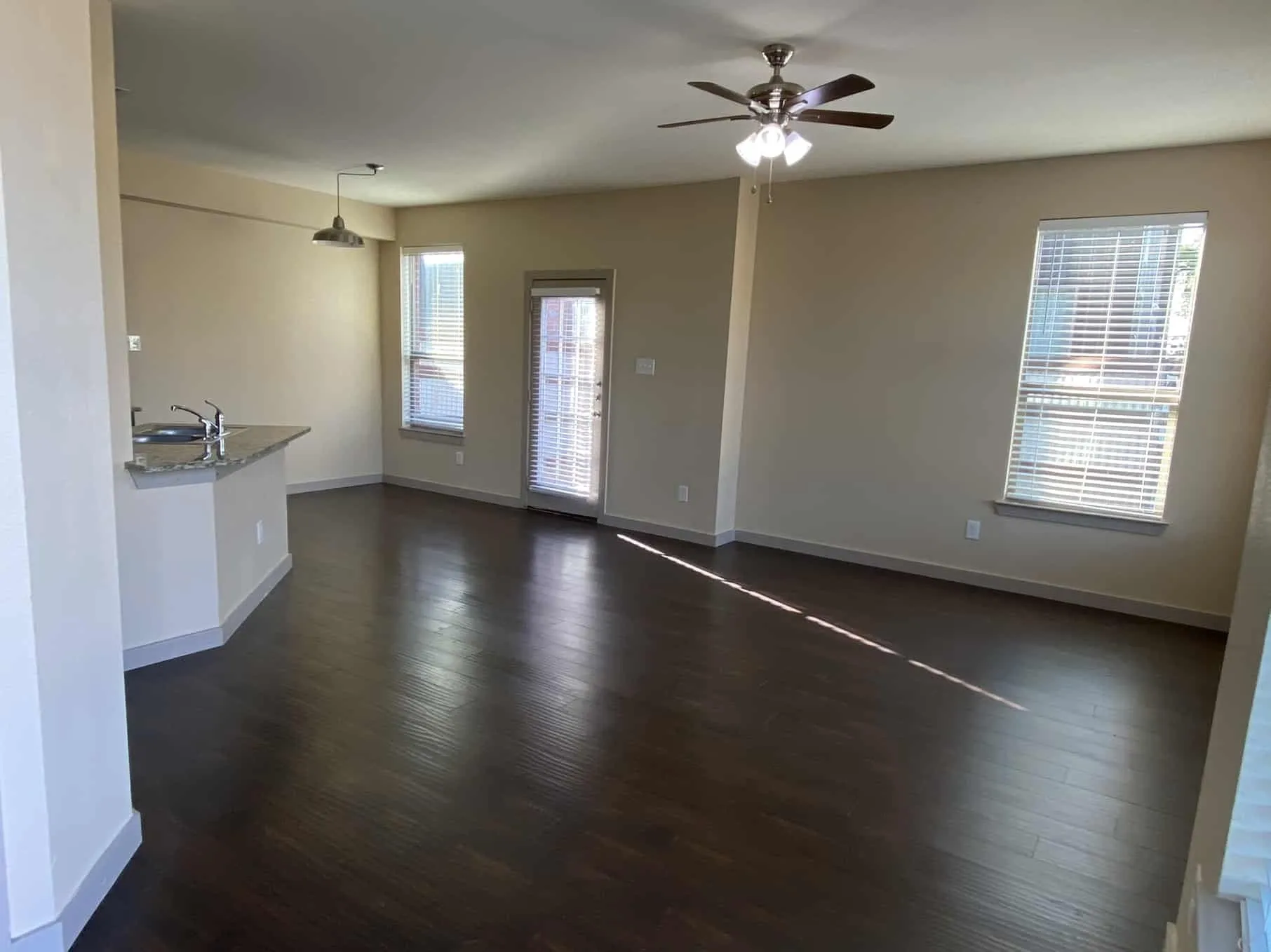 Townhouse For Rent in Tarrant County , 3621 Valley Vista Drive 505, Fort Worth, Texas 76053, 2 Bedroom, 3 Bathroom, Garage spaces, 1,350 Sqft, built in 2013, mls#21341757, Real Estate Agent in Fort Worth, Homes For Rent in Tarrant county, Homes For Rent in Fort Worth, Realtor in Fort Worth Texas, Real Estate Brokerage Independent Realty Texas, Luminita Cordes Realtor
