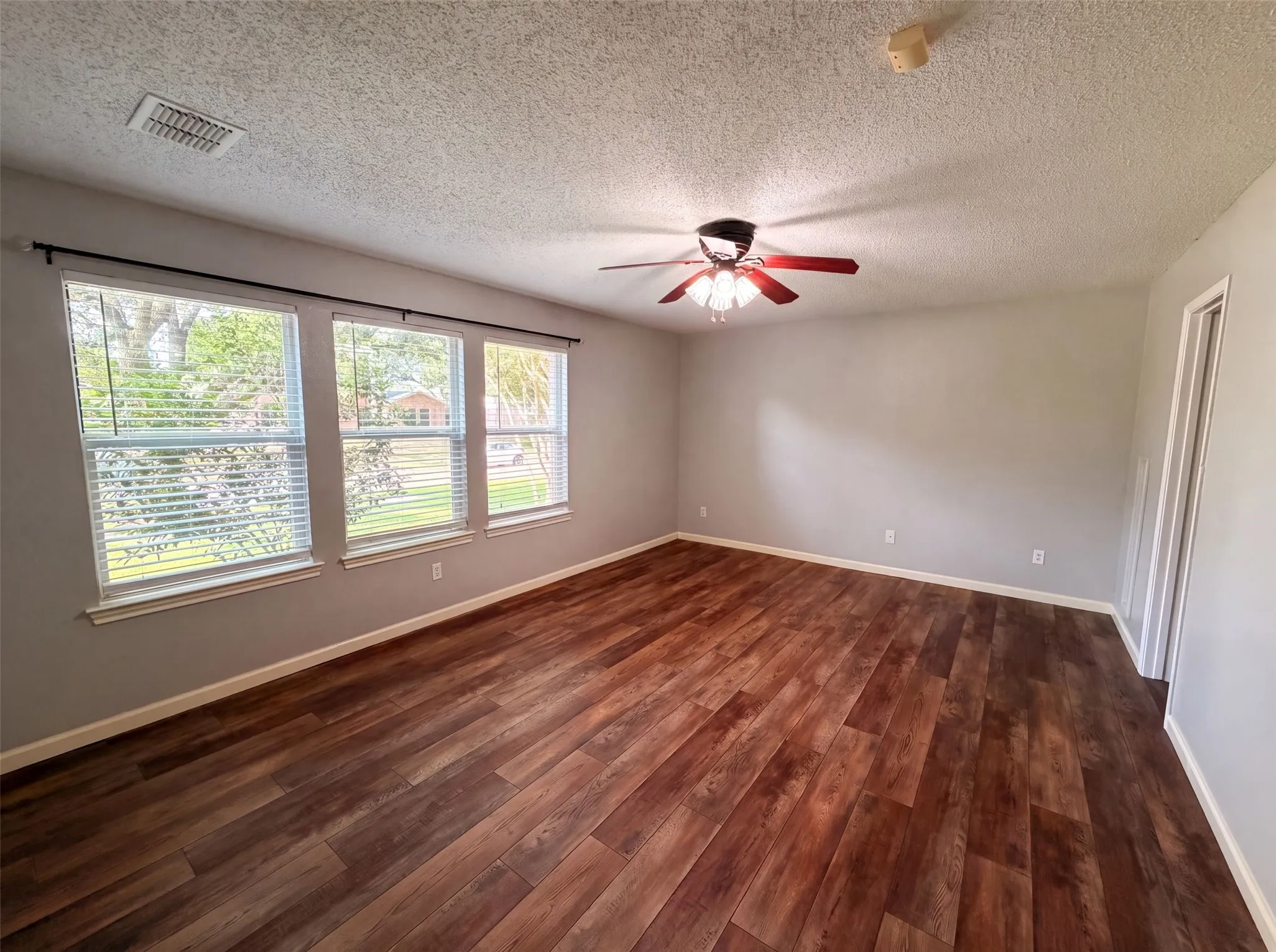 Single Family Residence For Sale in Collin County , 1213 Maritime Lane, Wylie, Texas 75098, 4 Bedroom, 3 Bathroom, 2 Garage spaces, 2,708 Sqft, built in 1999, mls#21342414, Real Estate Agent in Wylie, Homes For Sale in Collin county, Homes For Sale in Wylie, Realtor in Wylie Texas, Real Estate Brokerage Independent Realty Texas, Luminita Cordes Realtor