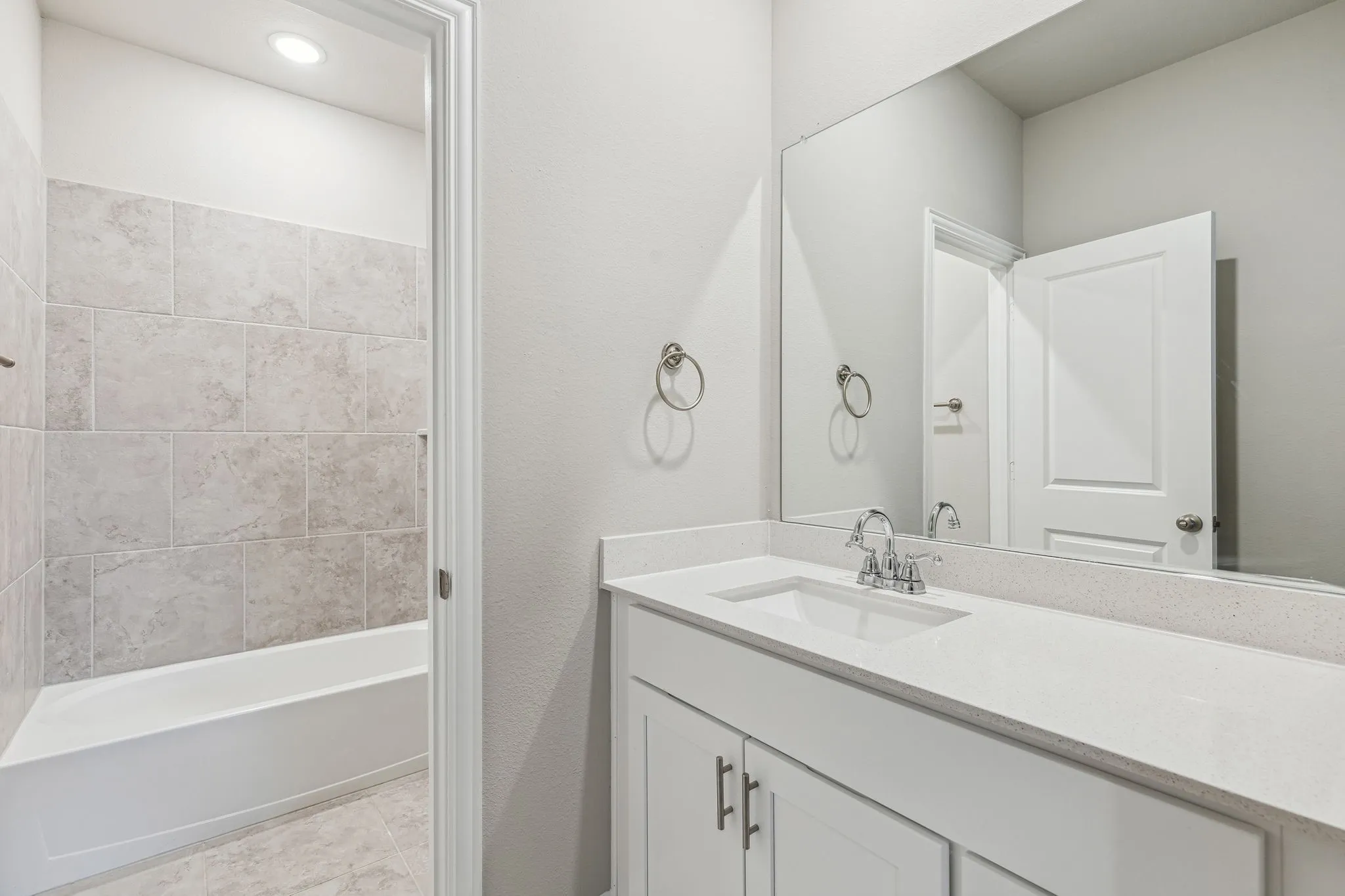 Single Family Residence For Sale in Collin County , 409 Hoot Owl Hill, Weston, Texas 75009, 4 Bedroom, 3 Bathroom, 2 Garage spaces, 2,438 Sqft, built in 2023, mls#21342415, Real Estate Agent in Weston, Homes For Sale in Collin county, Homes For Sale in Weston, Realtor in Weston Texas, Real Estate Brokerage Independent Realty Texas, Luminita Cordes Realtor