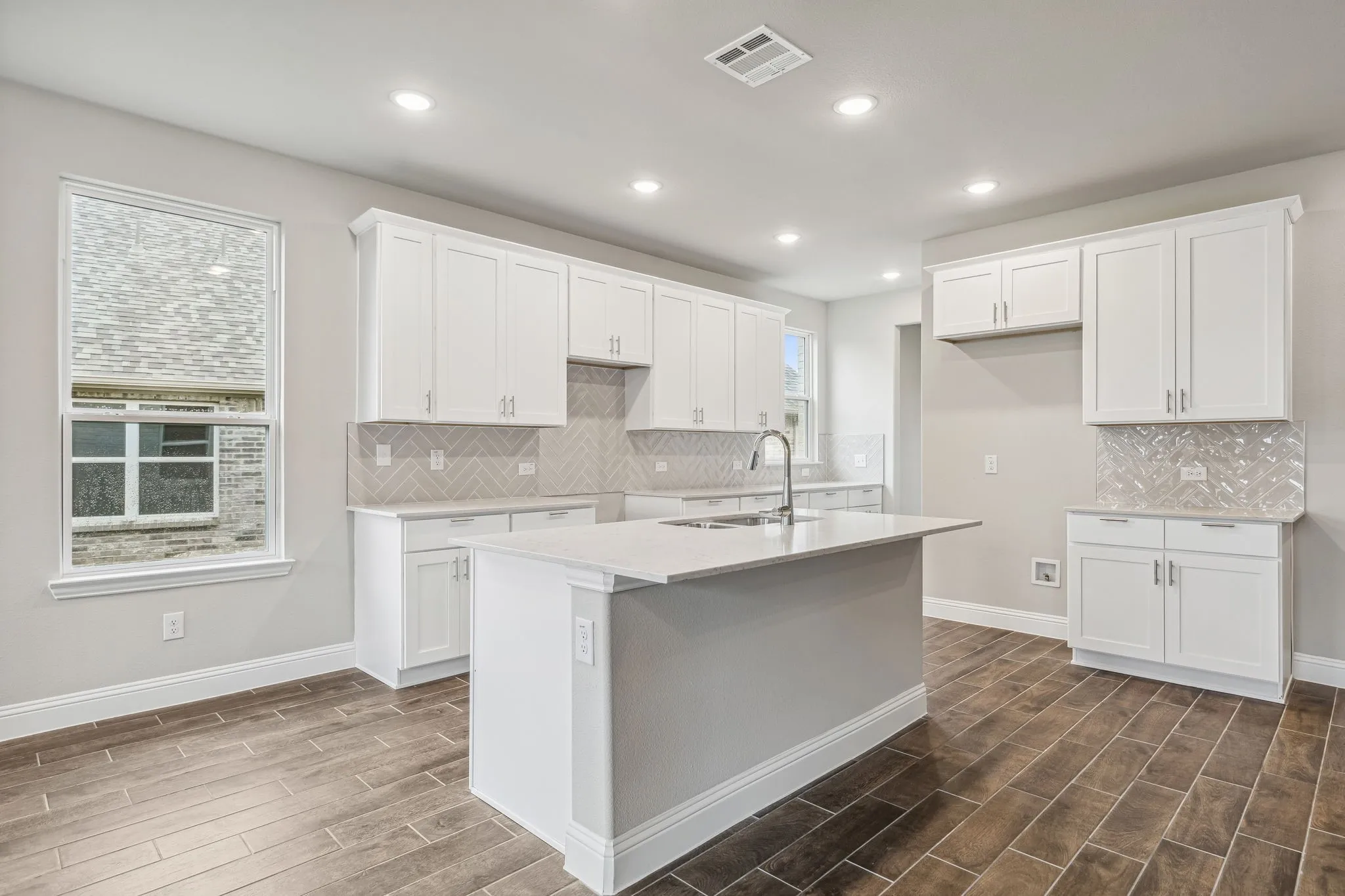 Single Family Residence For Sale in Collin County , 409 Hoot Owl Hill, Weston, Texas 75009, 4 Bedroom, 3 Bathroom, 2 Garage spaces, 2,438 Sqft, built in 2023, mls#21342415, Real Estate Agent in Weston, Homes For Sale in Collin county, Homes For Sale in Weston, Realtor in Weston Texas, Real Estate Brokerage Independent Realty Texas, Luminita Cordes Realtor
