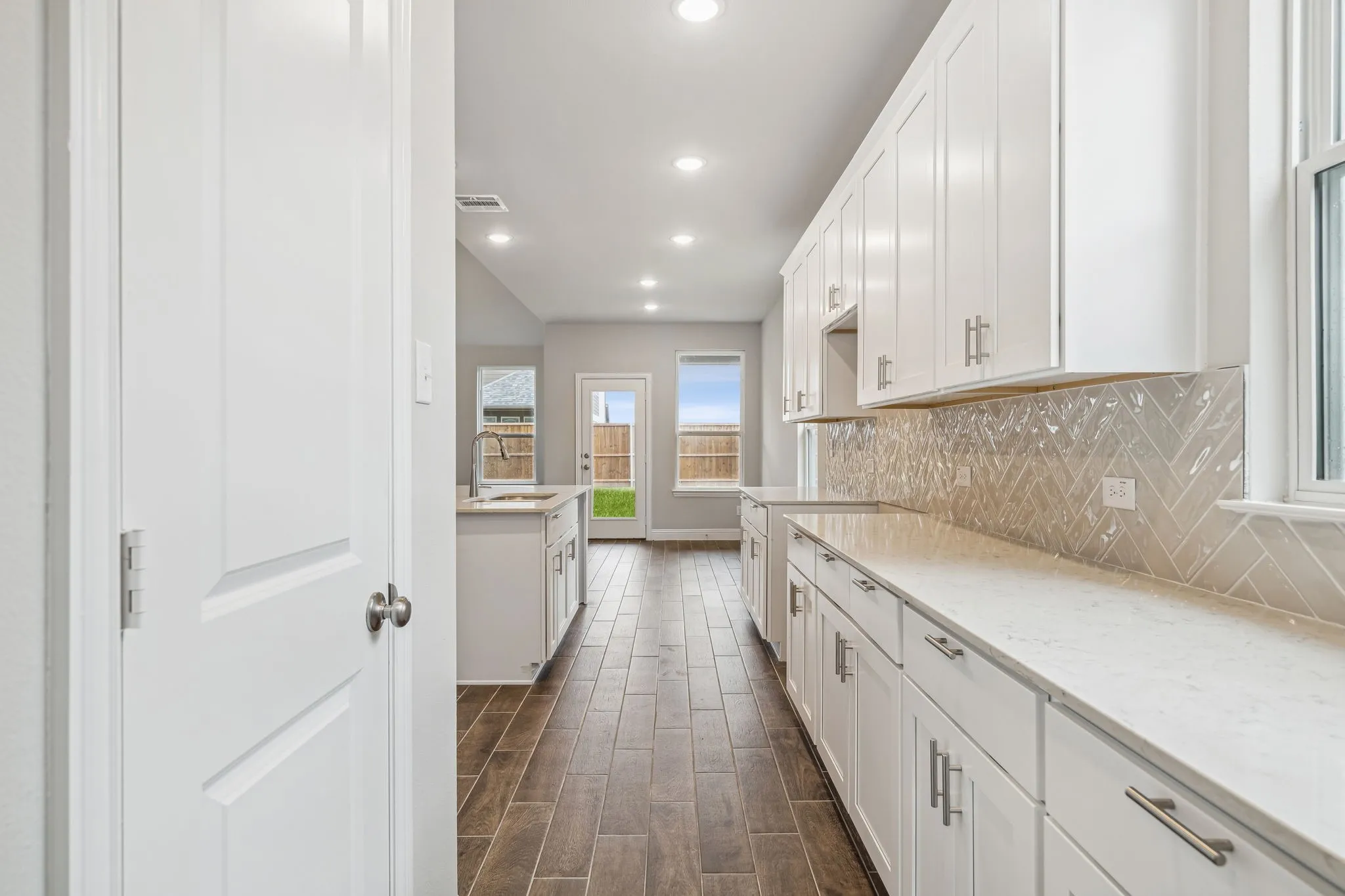 Single Family Residence For Sale in Collin County , 409 Hoot Owl Hill, Weston, Texas 75009, 4 Bedroom, 3 Bathroom, 2 Garage spaces, 2,438 Sqft, built in 2023, mls#21342415, Real Estate Agent in Weston, Homes For Sale in Collin county, Homes For Sale in Weston, Realtor in Weston Texas, Real Estate Brokerage Independent Realty Texas, Luminita Cordes Realtor
