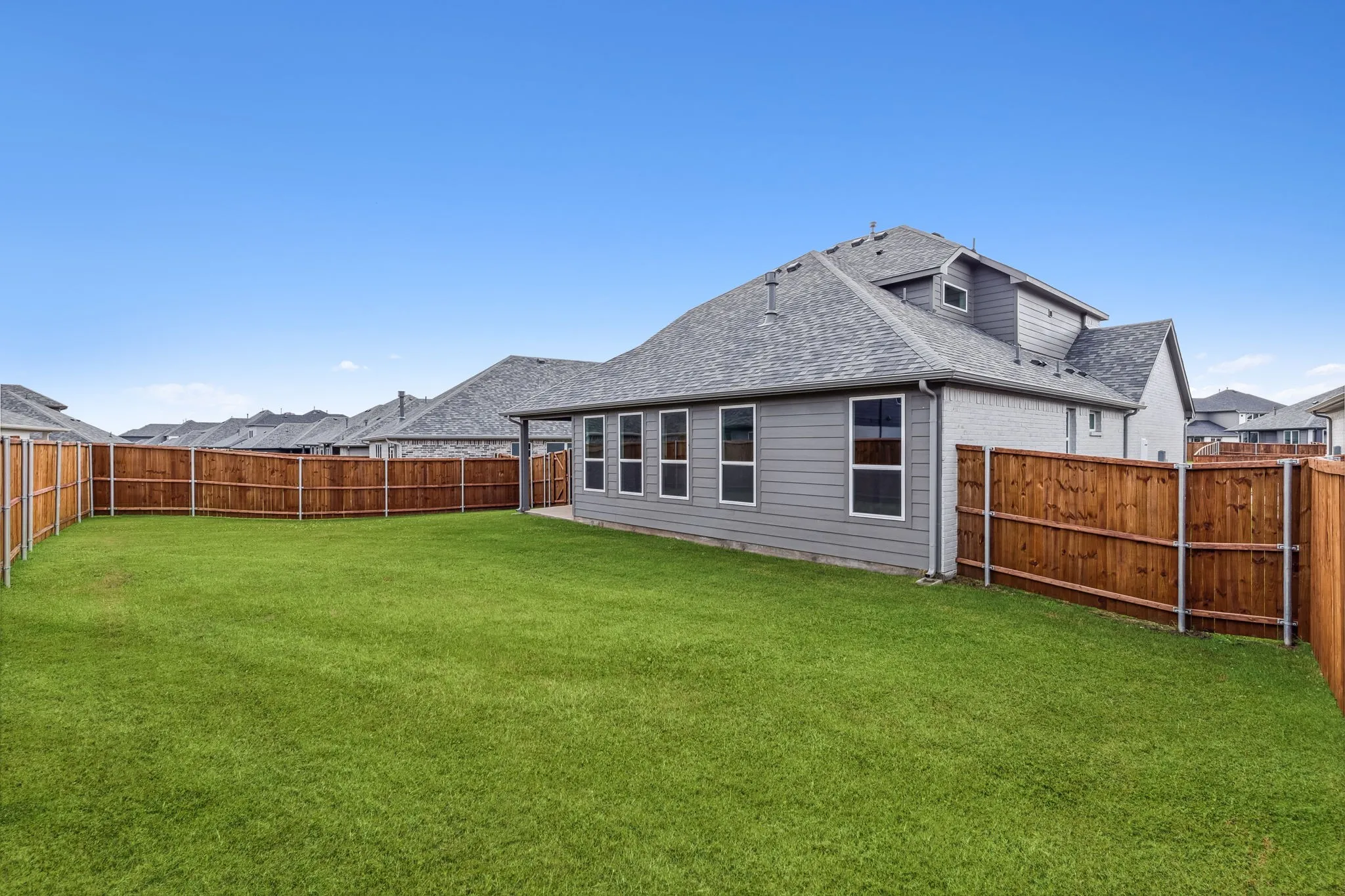 Single Family Residence For Sale in Collin County , 409 Hoot Owl Hill, Weston, Texas 75009, 4 Bedroom, 3 Bathroom, 2 Garage spaces, 2,438 Sqft, built in 2023, mls#21342415, Real Estate Agent in Weston, Homes For Sale in Collin county, Homes For Sale in Weston, Realtor in Weston Texas, Real Estate Brokerage Independent Realty Texas, Luminita Cordes Realtor