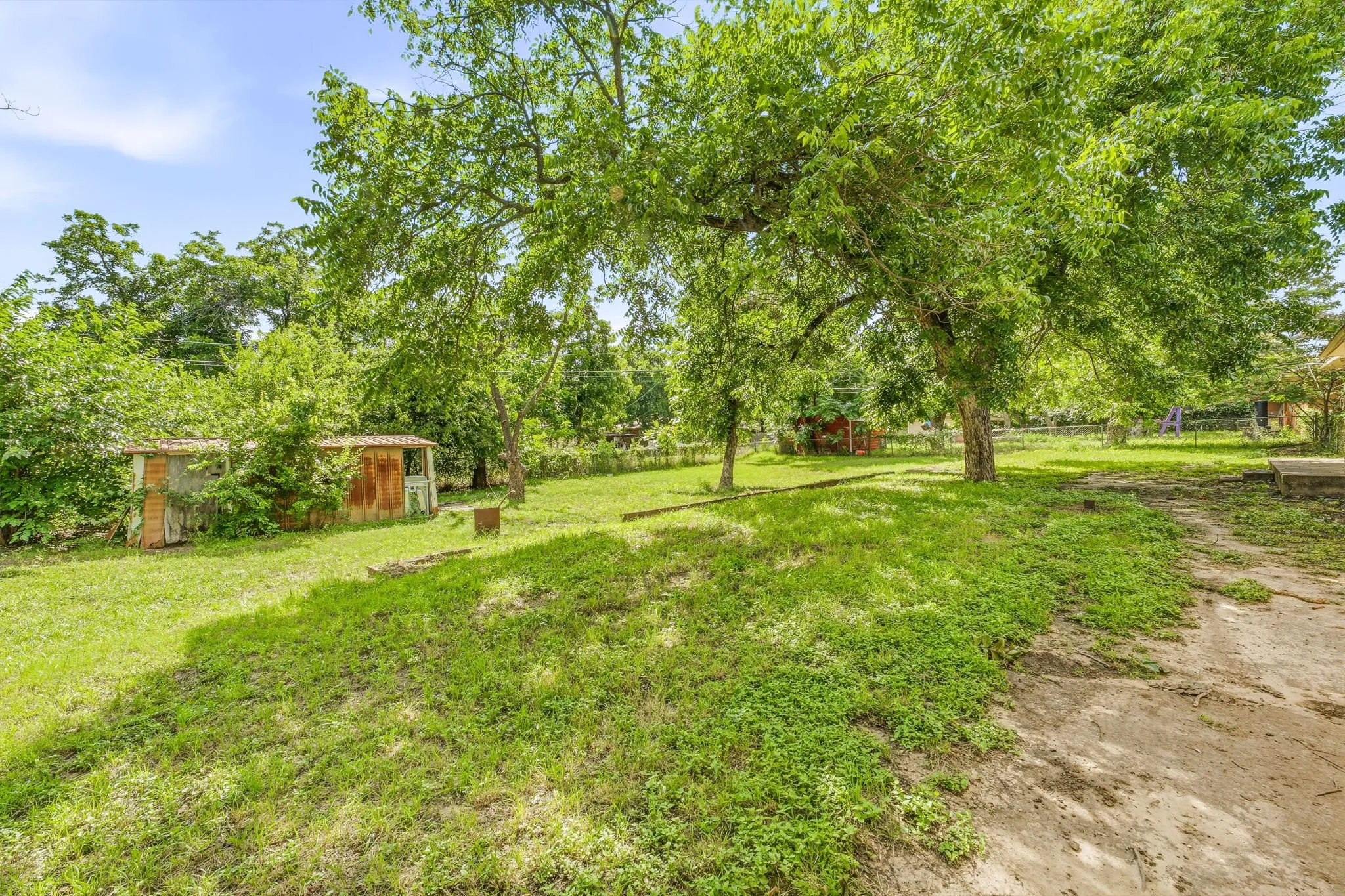 Single Family Residence For Sale in Erath County , 594 N Harbin Drive, Stephenville, Texas 76401, 3 Bedrooms, 2 Bathrooms, 2 Garage spaces, 1,822 Sqft, built in 1955, Price $365,000, mls#21342370, Real Estate Agent in Stephenville, Homes For Sale in Erath county, Homes For Sale in Stephenville, Realtor in Stephenville Texas, Real Estate Brokerage Independent Realty Texas, Luminita Cordes Realtor