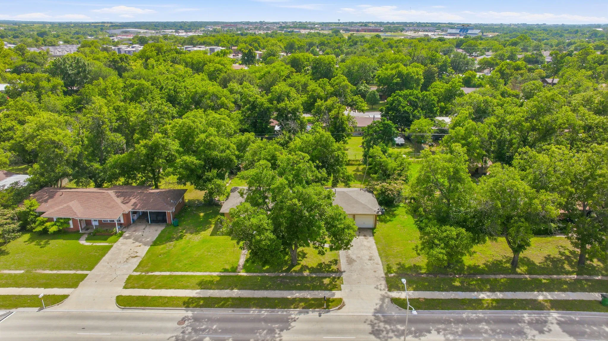 Single Family Residence For Sale in Erath County , 594 N Harbin Drive, Stephenville, Texas 76401, 3 Bedrooms, 2 Bathrooms, 2 Garage spaces, 1,822 Sqft, built in 1955, Price $365,000, mls#21342370, Real Estate Agent in Stephenville, Homes For Sale in Erath county, Homes For Sale in Stephenville, Realtor in Stephenville Texas, Real Estate Brokerage Independent Realty Texas, Luminita Cordes Realtor