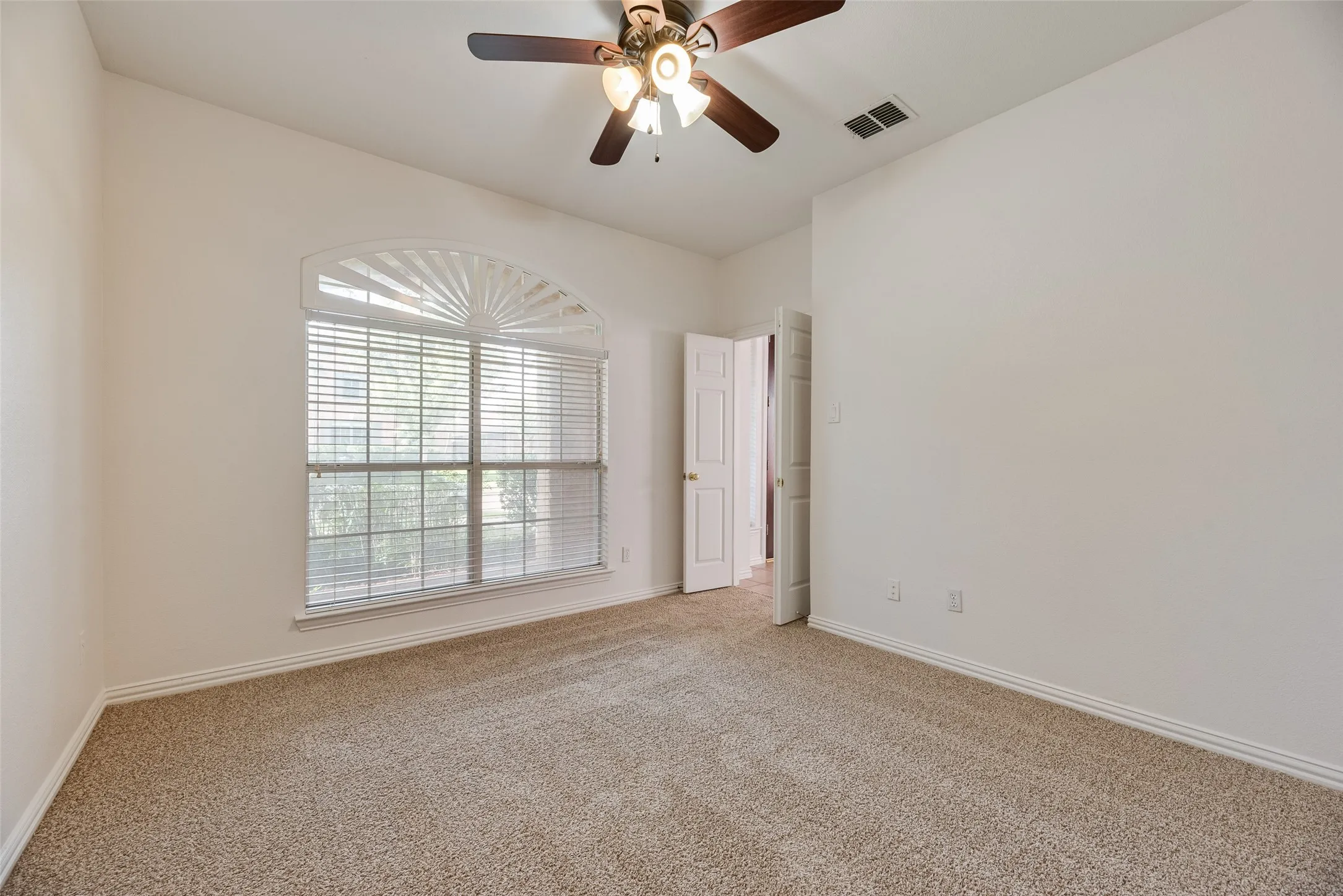 Single Family Residence For Rent in Collin County , 3104 Angus Drive, Plano, Texas 75025, 4 Bedroom, 4 Bathroom, 2 Garage spaces, 3,278 Sqft, built in 2000, mls#21342442, Real Estate Agent in Plano, Homes For Rent in Collin county, Homes For Rent in Plano, Realtor in Plano Texas, Real Estate Brokerage Independent Realty Texas, Luminita Cordes Realtor