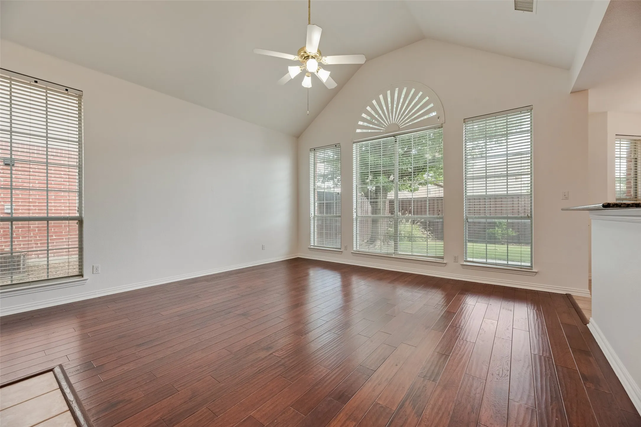 Single Family Residence For Rent in Collin County , 3104 Angus Drive, Plano, Texas 75025, 4 Bedroom, 4 Bathroom, 2 Garage spaces, 3,278 Sqft, built in 2000, mls#21342442, Real Estate Agent in Plano, Homes For Rent in Collin county, Homes For Rent in Plano, Realtor in Plano Texas, Real Estate Brokerage Independent Realty Texas, Luminita Cordes Realtor