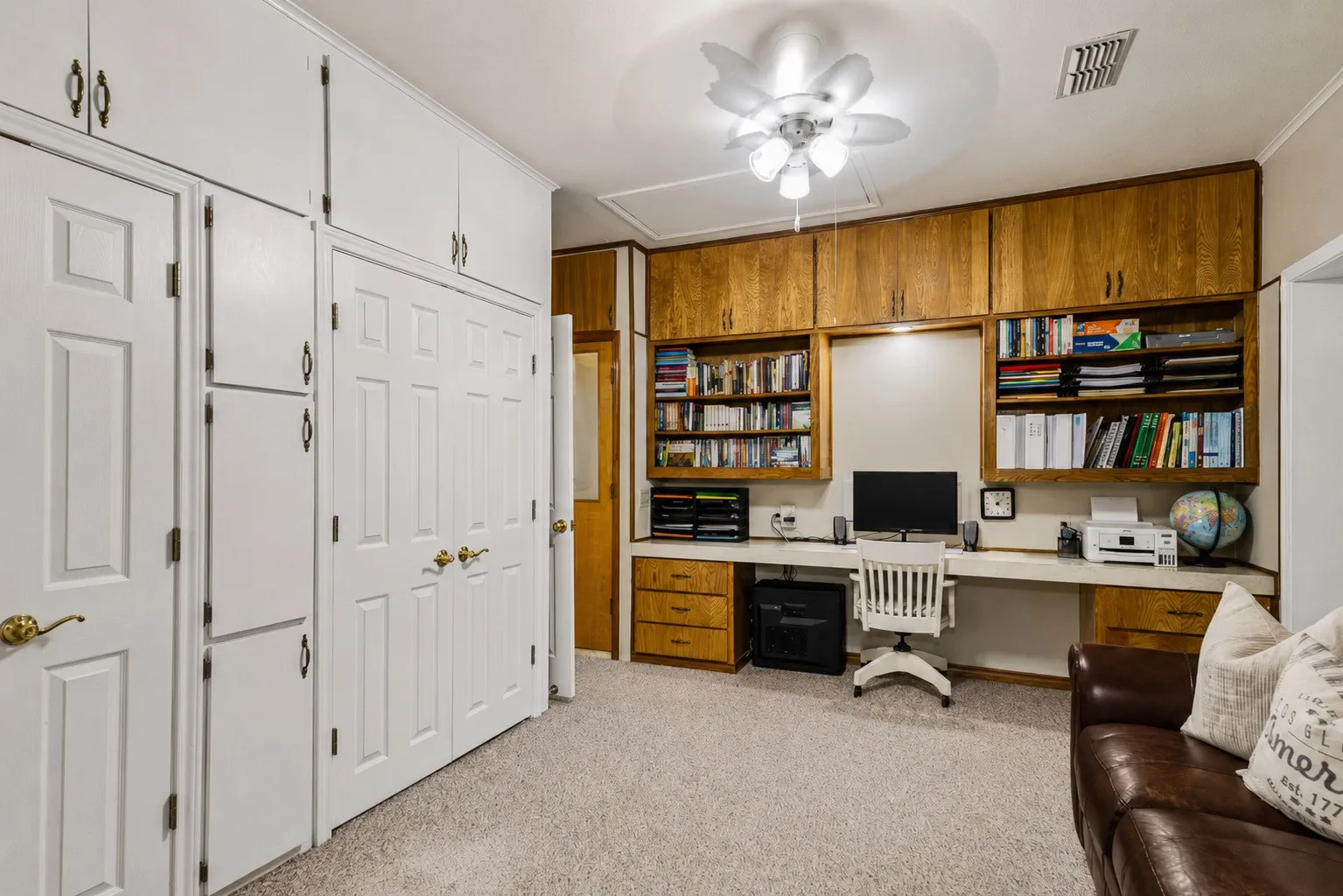 Office space with ample storage of 339 Colwell Rd in Forestburg, TX