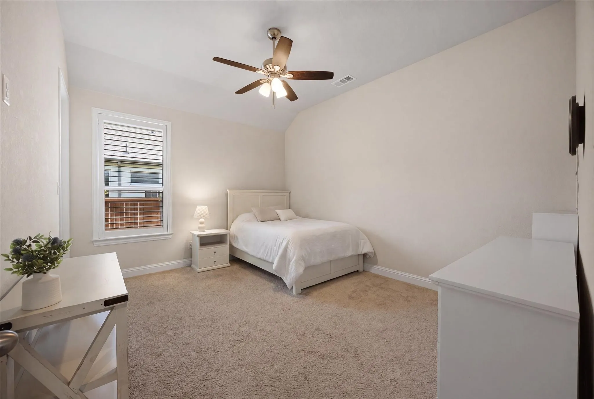 Single Family Residence For Sale in Rockwall County , 406 Prairie View Road, Rockwall, Texas 75087, 4 Bedroom, 4 Bathroom, 4 Garage spaces, 4,198 Sqft, built in 2018, mls#21330125, Real Estate Agent in Rockwall, Homes For Sale in Rockwall county, Homes For Sale in Rockwall, Realtor in Rockwall Texas, Real Estate Brokerage Independent Realty Texas, Luminita Cordes Realtor