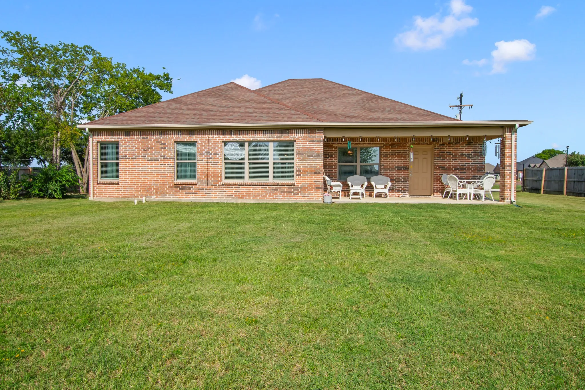 Single Family Residence For Sale in Kaufman County , 17791 Fm 3080, Mabank, Texas 75147, 4 Bedroom, 3 Bathroom, 2 Garage spaces, 2,056 Sqft, built in 2021, mls#21336464, Real Estate Agent in Mabank, Homes For Sale in Kaufman county, Homes For Sale in Mabank, Realtor in Mabank Texas, Real Estate Brokerage Independent Realty Texas, Luminita Cordes Realtor