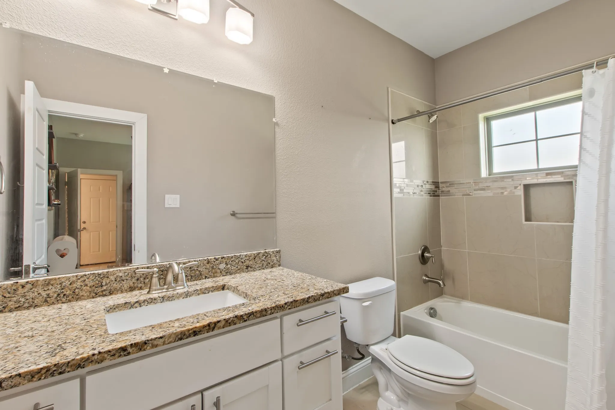 Second Primary Ensuite Bathroom