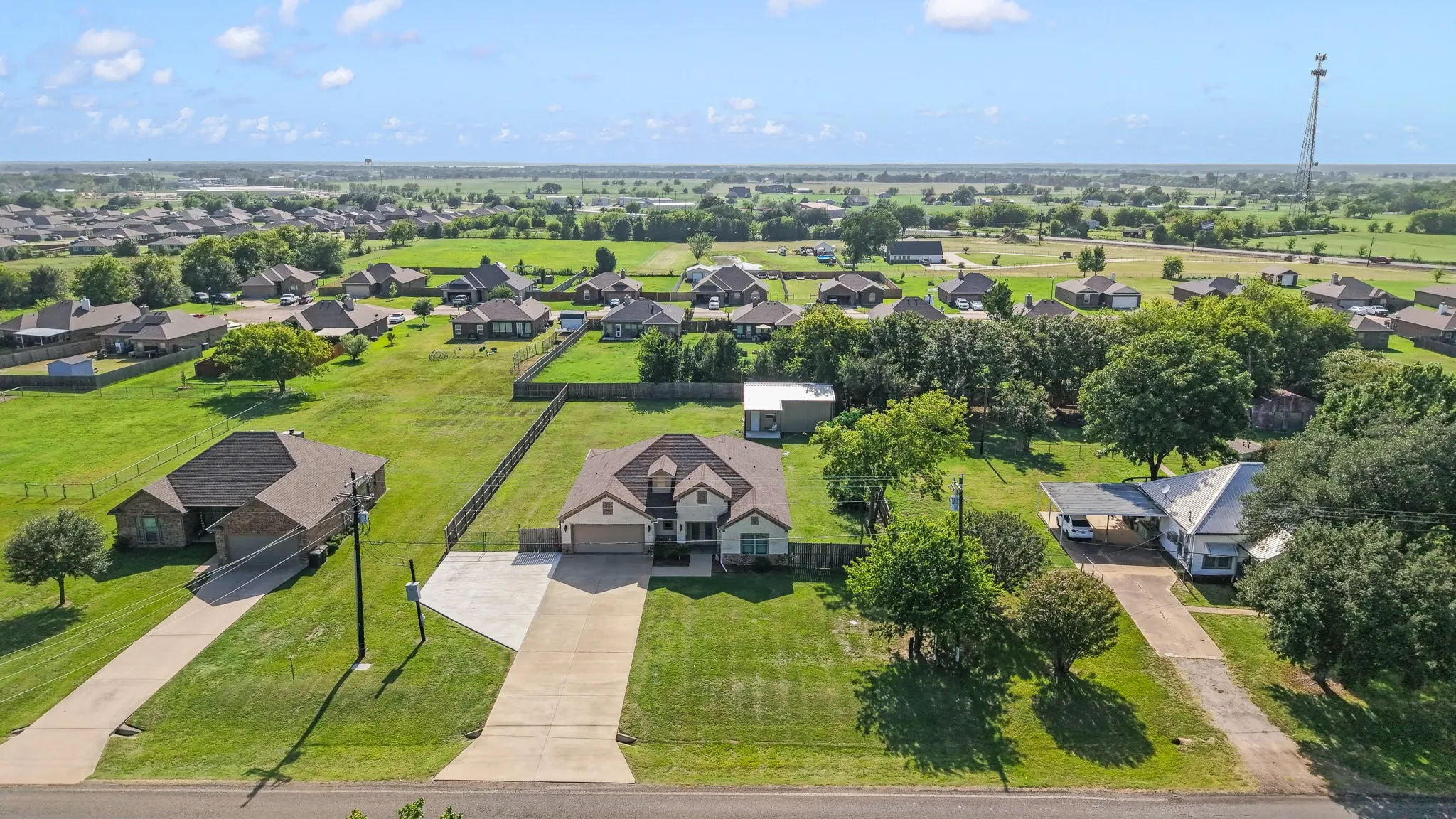 Single Family Residence For Sale in Kaufman County , 17791 Fm 3080, Mabank, Texas 75147, 4 Bedroom, 3 Bathroom, 2 Garage spaces, 2,056 Sqft, built in 2021, mls#21336464, Real Estate Agent in Mabank, Homes For Sale in Kaufman county, Homes For Sale in Mabank, Realtor in Mabank Texas, Real Estate Brokerage Independent Realty Texas, Luminita Cordes Realtor