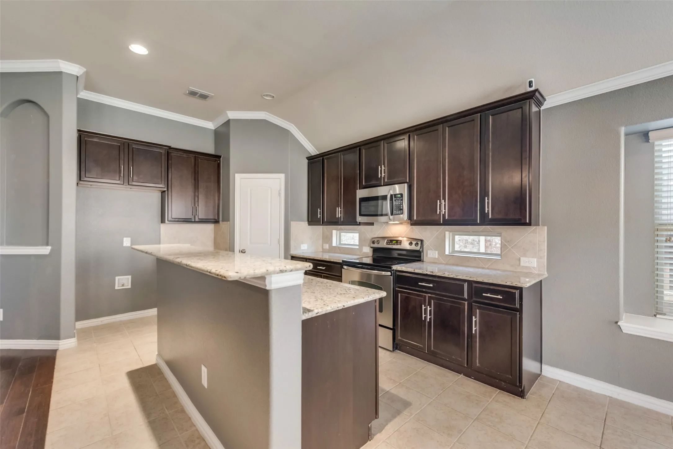 Single Family Residence For Rent in Denton County , 16333 Toledo Bend Court, Prosper, Texas 75078, 3 Bedroom, 4 Bathroom, 2 Garage spaces, 2,424 Sqft, built in 2013, mls#21342456, Real Estate Agent in Prosper, Homes For Rent in Denton county, Homes For Rent in Prosper, Realtor in Prosper Texas, Real Estate Brokerage Independent Realty Texas, Luminita Cordes Realtor