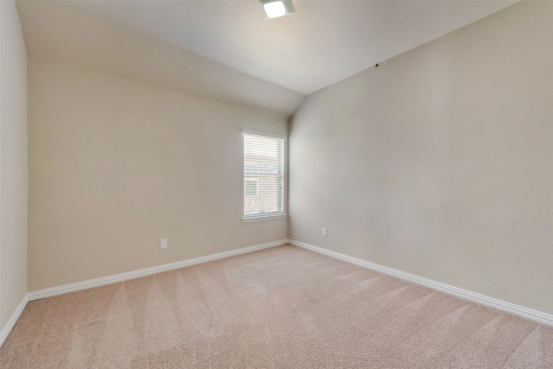 Single Family Residence For Rent in Denton County , 16333 Toledo Bend Court, Prosper, Texas 75078, 3 Bedroom, 4 Bathroom, 2 Garage spaces, 2,424 Sqft, built in 2013, mls#21342456, Real Estate Agent in Prosper, Homes For Rent in Denton county, Homes For Rent in Prosper, Realtor in Prosper Texas, Real Estate Brokerage Independent Realty Texas, Luminita Cordes Realtor