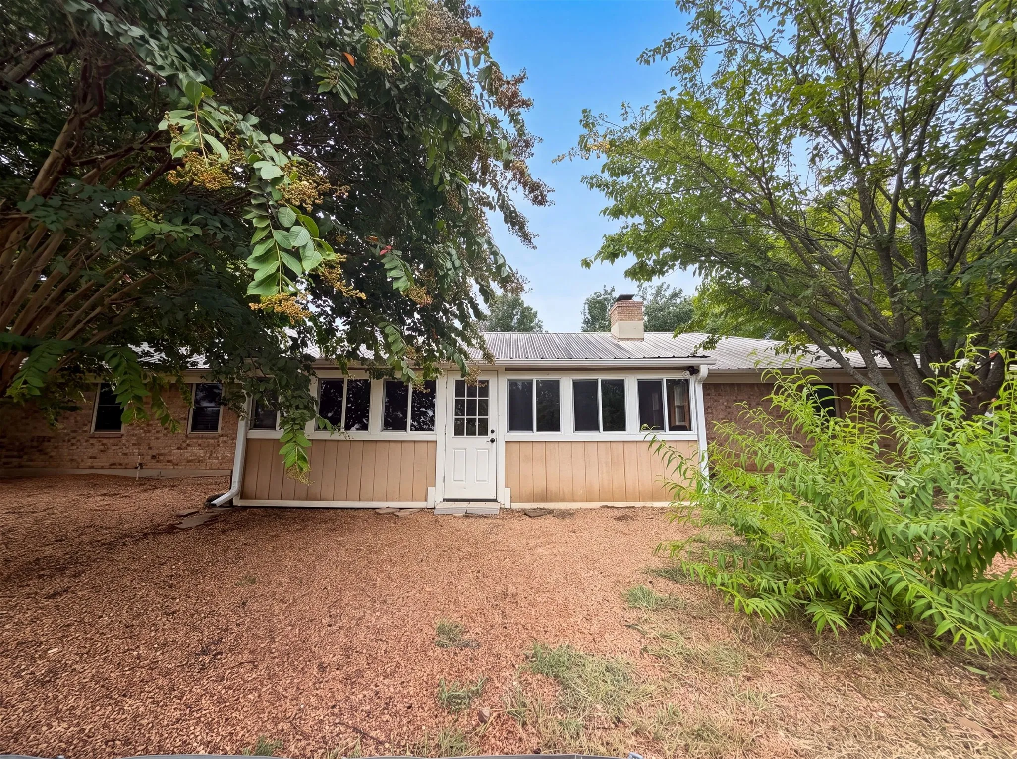 Single Family Residence For Sale in Grayson County , 5204 Camino Dos Lagos Drive, Sherman, Texas 75090, 3 Bedroom, 2 Bathroom, 2 Garage spaces, 1,760 Sqft, built in 1988, mls#21342476, Real Estate Agent in Sherman, Homes For Sale in Grayson county, Homes For Sale in Sherman, Realtor in Sherman Texas, Real Estate Brokerage Independent Realty Texas, Luminita Cordes Realtor