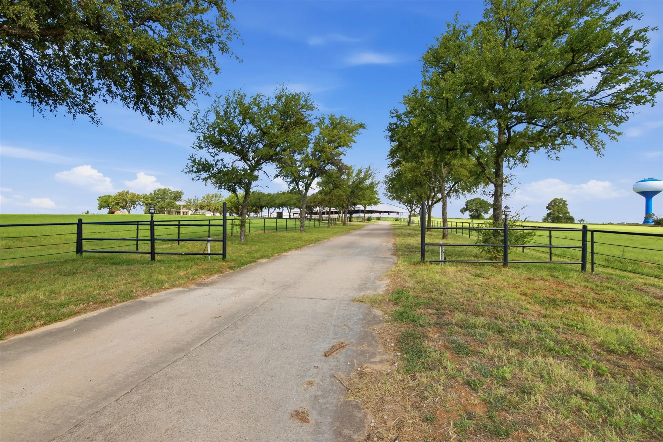Farm For Sale in Denton County , 4801 S Highway 377, Cross Roads, Texas 76227, 8 Bedroom, 5 Bathroom, 2 Garage spaces, 7,446 Sqft, built in 1986, mls#21339439, Real Estate Agent in Cross Roads, Homes For Sale in Denton county, Homes For Sale in Cross Roads, Realtor in Cross Roads Texas, Real Estate Brokerage Independent Realty Texas, Luminita Cordes Realtor