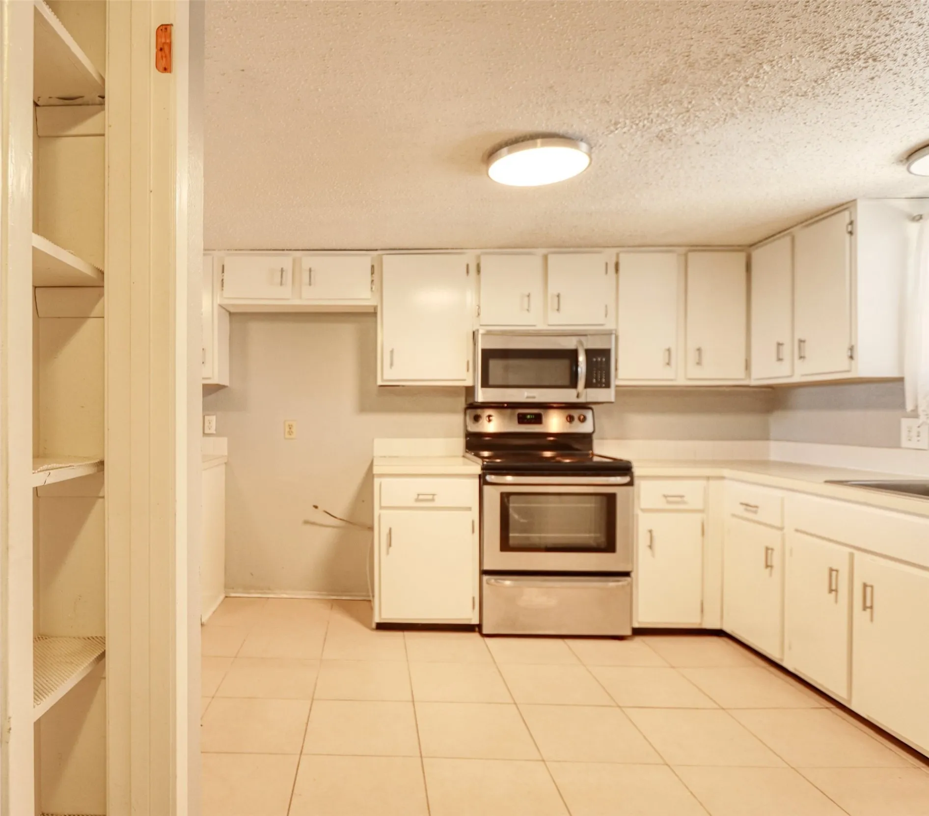 Condominium For Sale in Wise County , 109 Harbor Drive 205, Runaway Bay, Texas 76426, 3 Bedrooms, 2 Bathrooms, Garage spaces, 1,392 Sqft, built in 1967, Price $139,900, mls#21342436, Real Estate Agent in Runaway Bay, Homes For Sale in Wise county, Homes For Sale in Runaway Bay, Realtor in Runaway Bay Texas, Real Estate Brokerage Independent Realty Texas, Luminita Cordes Realtor