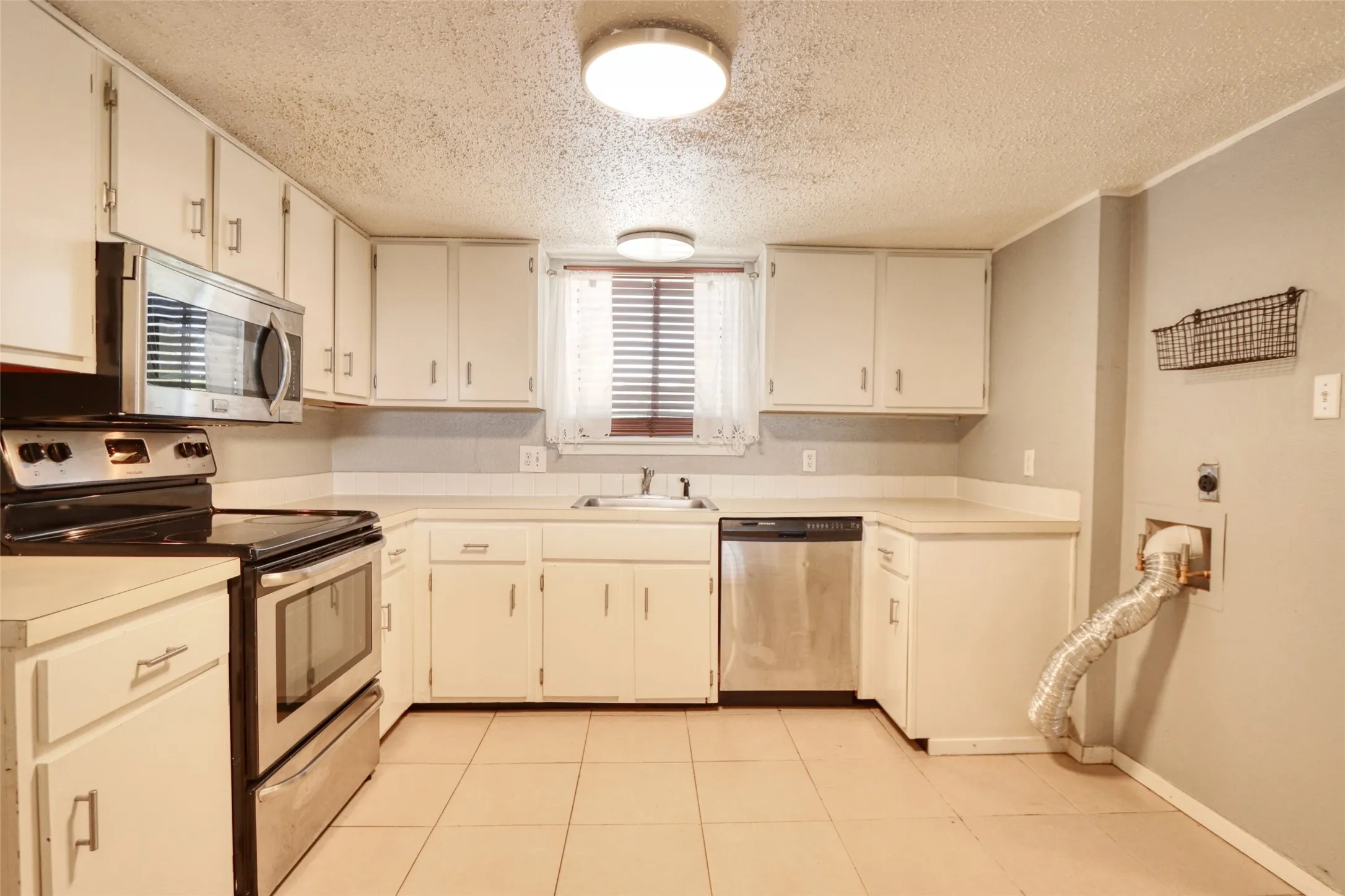 Condominium For Sale in Wise County , 109 Harbor Drive 205, Runaway Bay, Texas 76426, 3 Bedrooms, 2 Bathrooms, Garage spaces, 1,392 Sqft, built in 1967, Price $139,900, mls#21342436, Real Estate Agent in Runaway Bay, Homes For Sale in Wise county, Homes For Sale in Runaway Bay, Realtor in Runaway Bay Texas, Real Estate Brokerage Independent Realty Texas, Luminita Cordes Realtor