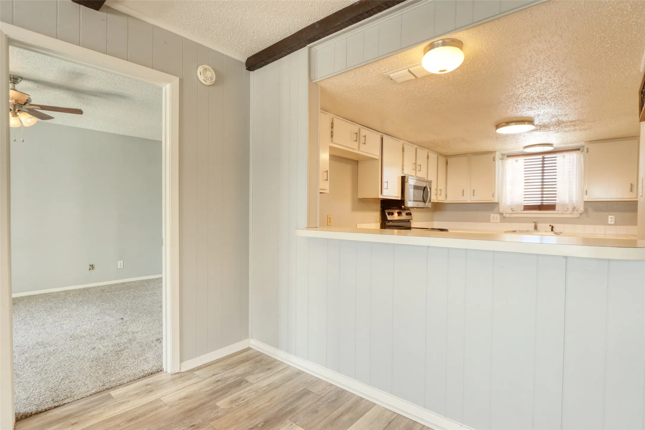 Condominium For Sale in Wise County , 109 Harbor Drive 205, Runaway Bay, Texas 76426, 3 Bedrooms, 2 Bathrooms, Garage spaces, 1,392 Sqft, built in 1967, Price $139,900, mls#21342436, Real Estate Agent in Runaway Bay, Homes For Sale in Wise county, Homes For Sale in Runaway Bay, Realtor in Runaway Bay Texas, Real Estate Brokerage Independent Realty Texas, Luminita Cordes Realtor
