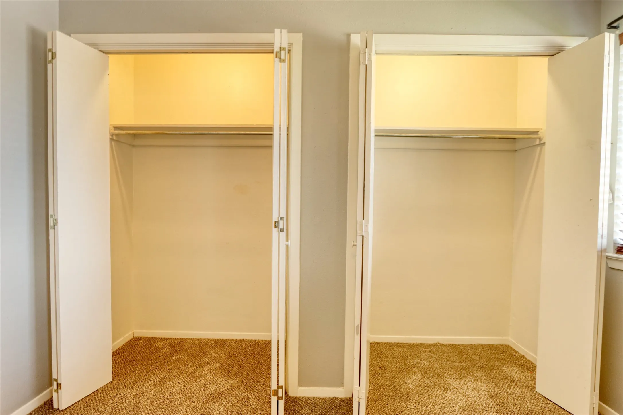 Condominium For Sale in Wise County , 109 Harbor Drive 205, Runaway Bay, Texas 76426, 3 Bedrooms, 2 Bathrooms, Garage spaces, 1,392 Sqft, built in 1967, Price $139,900, mls#21342436, Real Estate Agent in Runaway Bay, Homes For Sale in Wise county, Homes For Sale in Runaway Bay, Realtor in Runaway Bay Texas, Real Estate Brokerage Independent Realty Texas, Luminita Cordes Realtor