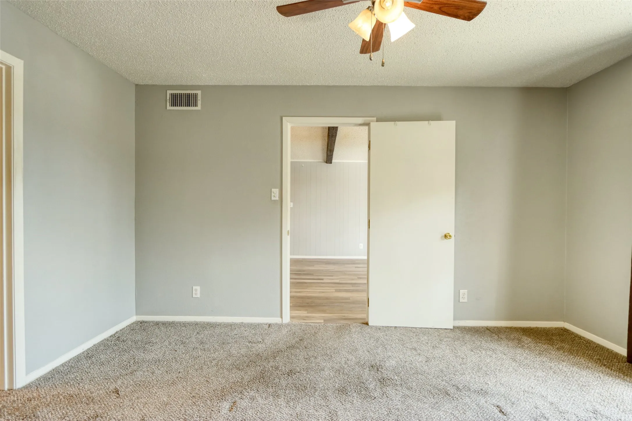 Condominium For Sale in Wise County , 109 Harbor Drive 205, Runaway Bay, Texas 76426, 3 Bedrooms, 2 Bathrooms, Garage spaces, 1,392 Sqft, built in 1967, Price $139,900, mls#21342436, Real Estate Agent in Runaway Bay, Homes For Sale in Wise county, Homes For Sale in Runaway Bay, Realtor in Runaway Bay Texas, Real Estate Brokerage Independent Realty Texas, Luminita Cordes Realtor