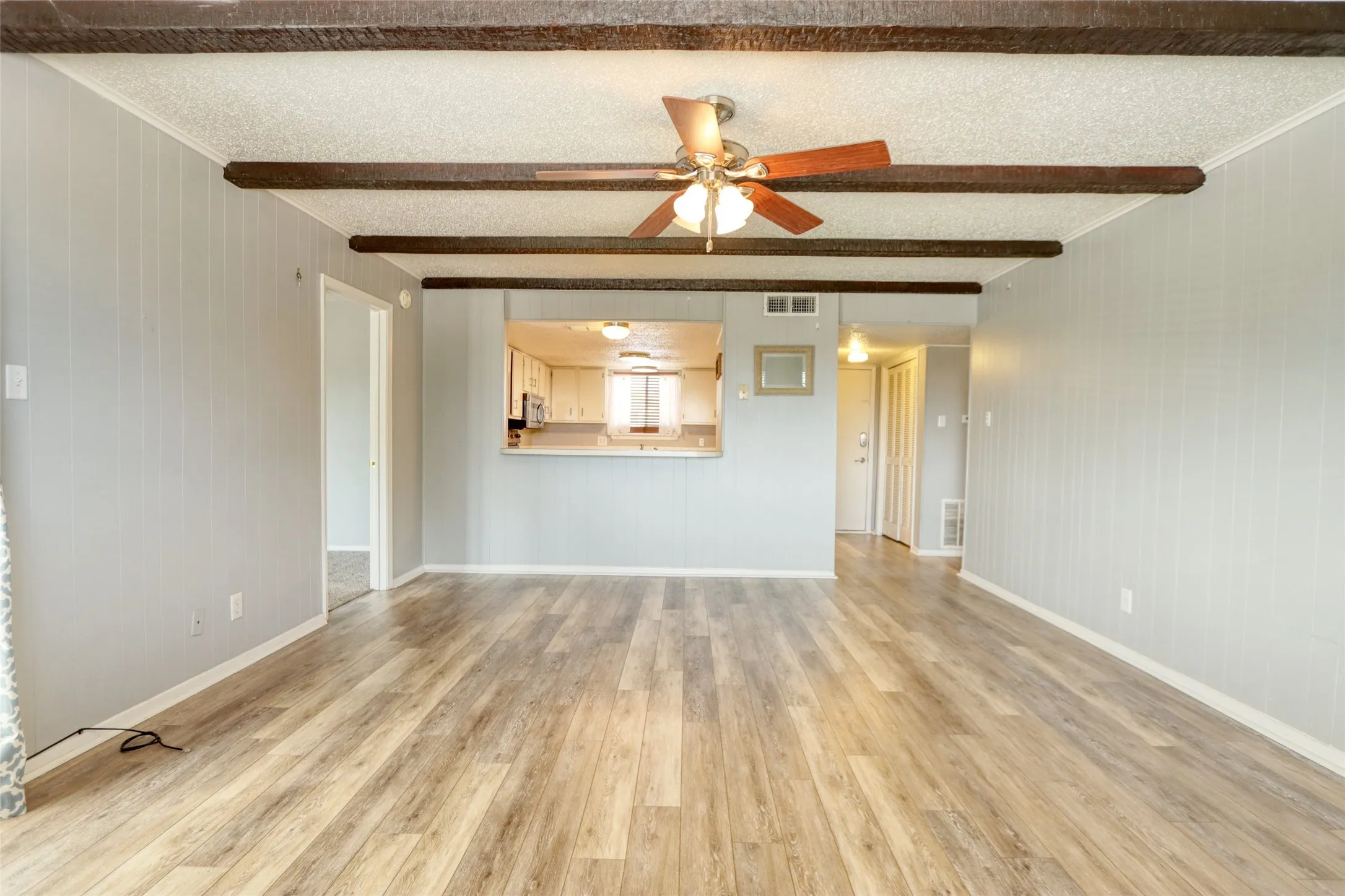 Condominium For Sale in Wise County , 109 Harbor Drive 205, Runaway Bay, Texas 76426, 3 Bedrooms, 2 Bathrooms, Garage spaces, 1,392 Sqft, built in 1967, Price $139,900, mls#21342436, Real Estate Agent in Runaway Bay, Homes For Sale in Wise county, Homes For Sale in Runaway Bay, Realtor in Runaway Bay Texas, Real Estate Brokerage Independent Realty Texas, Luminita Cordes Realtor