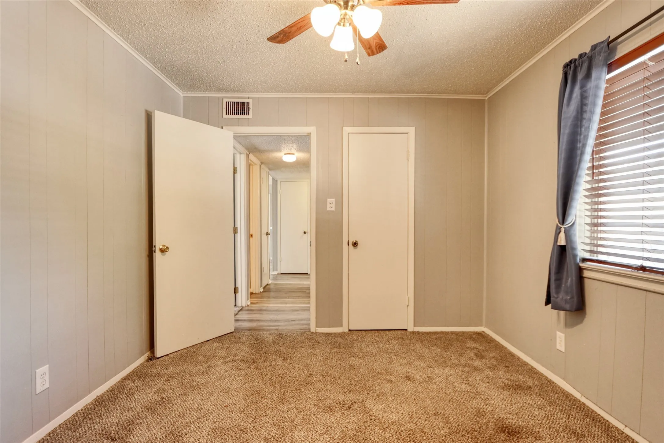 Condominium For Sale in Wise County , 109 Harbor Drive 205, Runaway Bay, Texas 76426, 3 Bedrooms, 2 Bathrooms, Garage spaces, 1,392 Sqft, built in 1967, Price $139,900, mls#21342436, Real Estate Agent in Runaway Bay, Homes For Sale in Wise county, Homes For Sale in Runaway Bay, Realtor in Runaway Bay Texas, Real Estate Brokerage Independent Realty Texas, Luminita Cordes Realtor