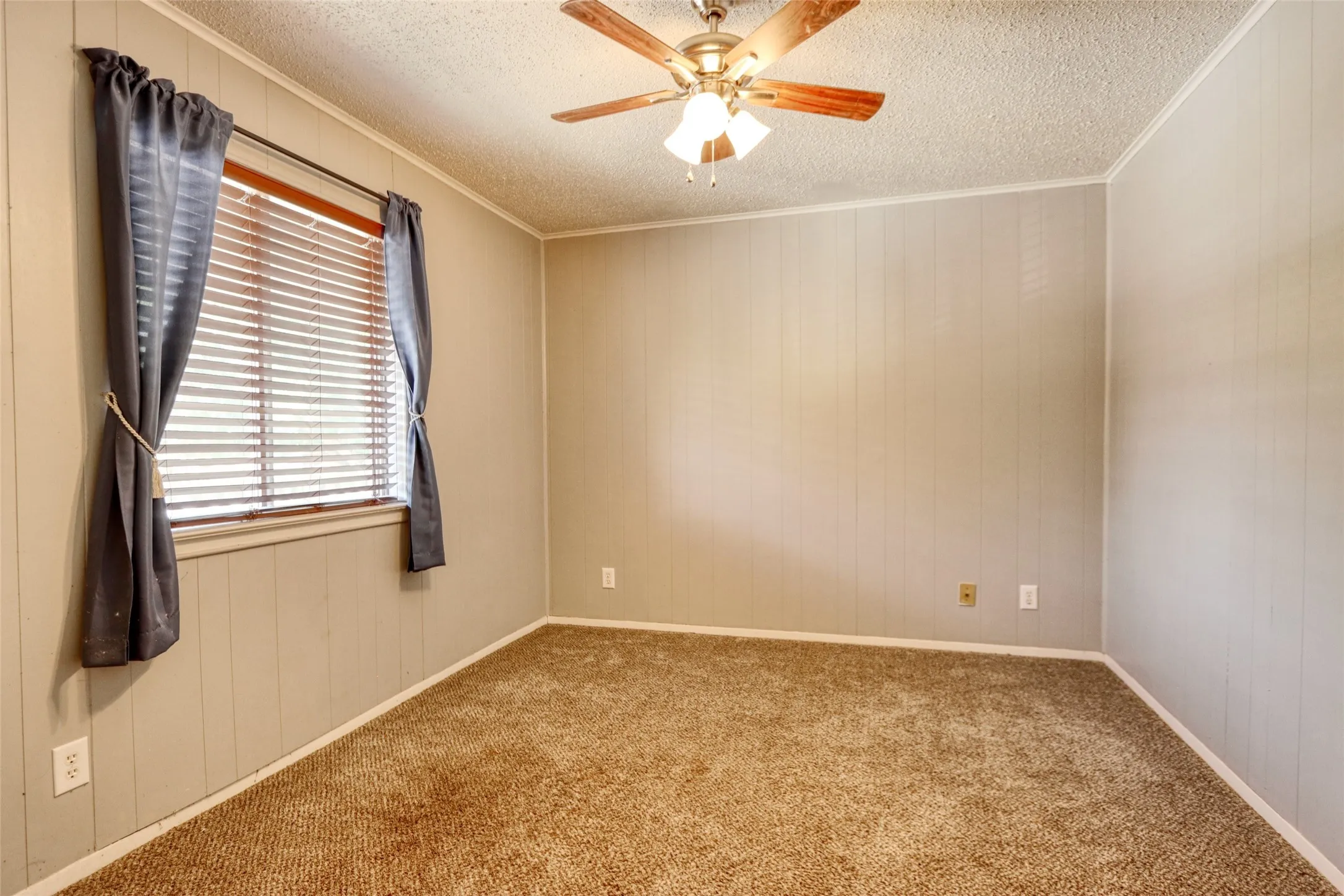 Condominium For Sale in Wise County , 109 Harbor Drive 205, Runaway Bay, Texas 76426, 3 Bedrooms, 2 Bathrooms, Garage spaces, 1,392 Sqft, built in 1967, Price $139,900, mls#21342436, Real Estate Agent in Runaway Bay, Homes For Sale in Wise county, Homes For Sale in Runaway Bay, Realtor in Runaway Bay Texas, Real Estate Brokerage Independent Realty Texas, Luminita Cordes Realtor
