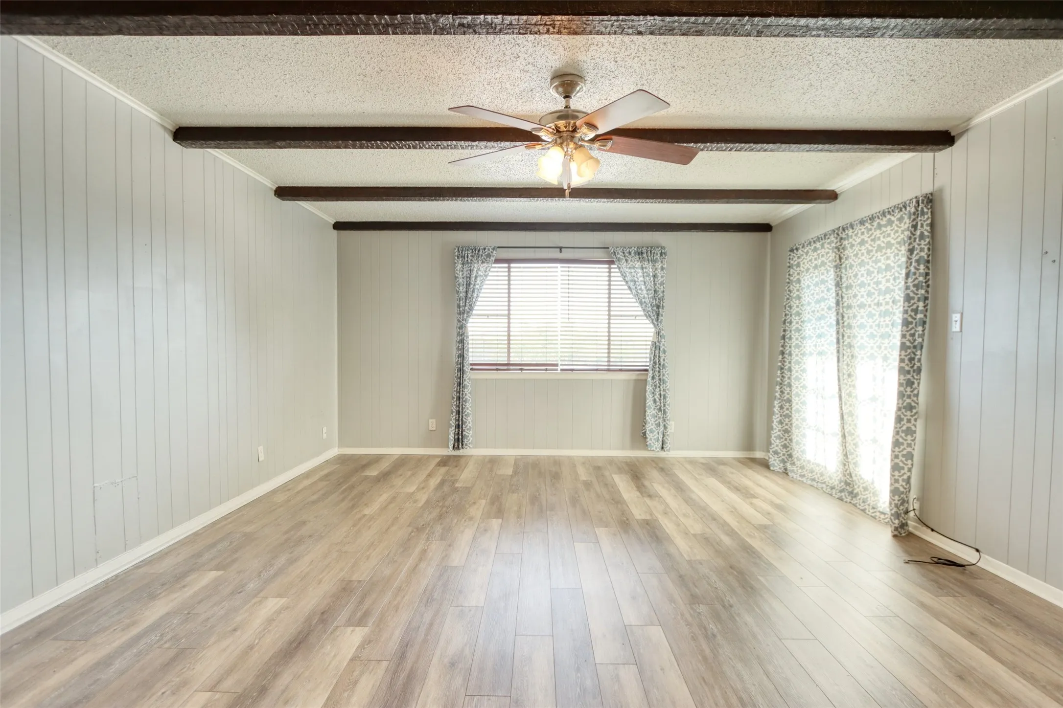 Condominium For Sale in Wise County , 109 Harbor Drive 205, Runaway Bay, Texas 76426, 3 Bedrooms, 2 Bathrooms, Garage spaces, 1,392 Sqft, built in 1967, Price $139,900, mls#21342436, Real Estate Agent in Runaway Bay, Homes For Sale in Wise county, Homes For Sale in Runaway Bay, Realtor in Runaway Bay Texas, Real Estate Brokerage Independent Realty Texas, Luminita Cordes Realtor