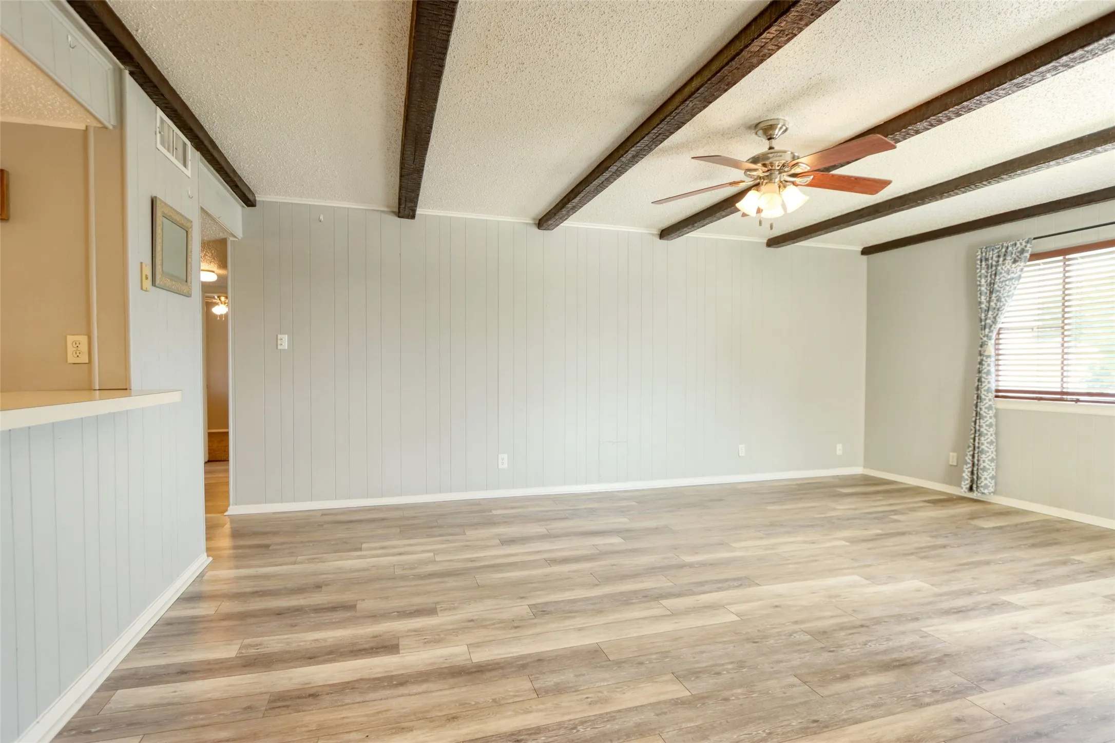 Condominium For Sale in Wise County , 109 Harbor Drive 205, Runaway Bay, Texas 76426, 3 Bedrooms, 2 Bathrooms, Garage spaces, 1,392 Sqft, built in 1967, Price $139,900, mls#21342436, Real Estate Agent in Runaway Bay, Homes For Sale in Wise county, Homes For Sale in Runaway Bay, Realtor in Runaway Bay Texas, Real Estate Brokerage Independent Realty Texas, Luminita Cordes Realtor