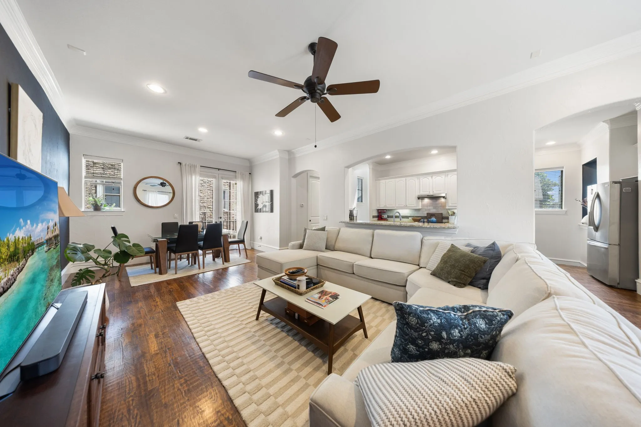 Townhouse For Sale in Dallas County , 1922 Euclid Avenue D, Dallas, Texas 75206, 3 Bedroom, 3 Bathroom, 2 Garage spaces, 2,174 Sqft, built in 2008, mls#21342311, Real Estate Agent in Dallas, Homes For Sale in Dallas county, Homes For Sale in Dallas, Realtor in Dallas Texas, Real Estate Brokerage Independent Realty Texas, Luminita Cordes Realtor