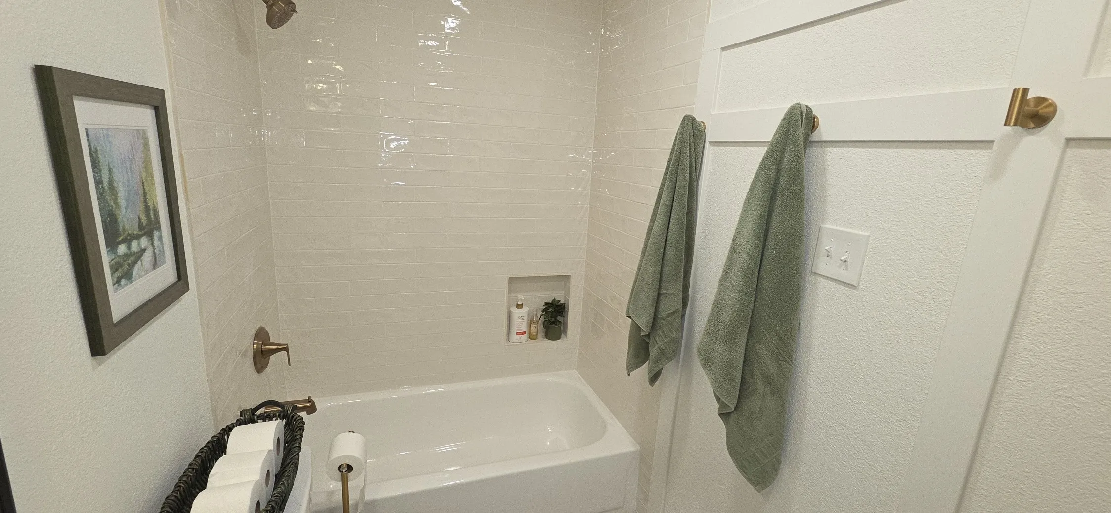 Single Family Residence For Sale in Dallas County , 4505 Beaus Way, Garland, Texas 75043, 3 Bedroom, 2 Bathroom, 2 Garage spaces, 1,443 Sqft, built in 1985, mls#21342291, Real Estate Agent in Garland, Homes For Sale in Dallas county, Homes For Sale in Garland, Realtor in Garland Texas, Real Estate Brokerage Independent Realty Texas, Luminita Cordes Realtor