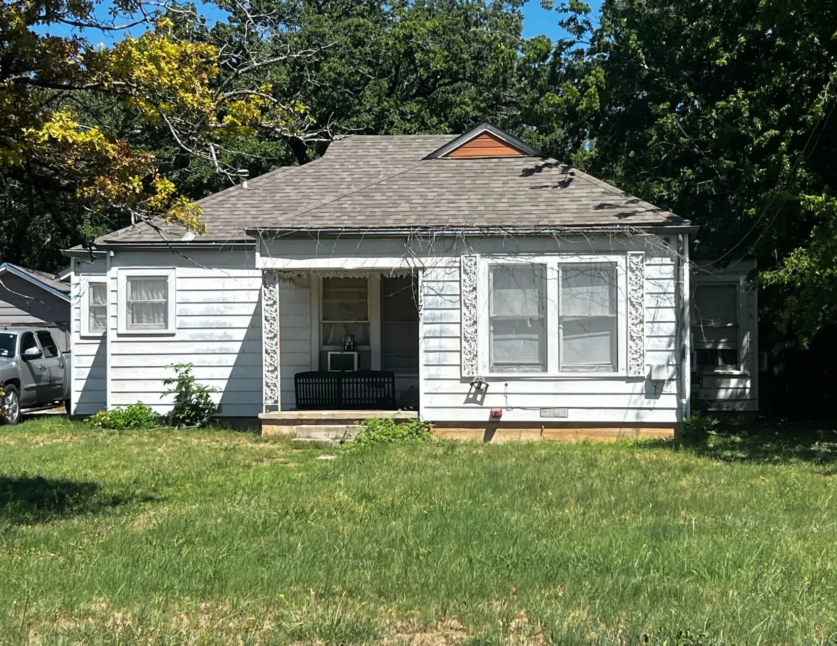 Single Family Residence For Sale in Erath County , 1177 W Shirley Street, Stephenville, Texas 76401, 2 Bedrooms, 1 Bathroom, 1 Garage spaces, 1,266 Sqft, built in 1950, Price $175,000, mls#21342474, Real Estate Agent in Stephenville, Homes For Sale in Erath county, Homes For Sale in Stephenville, Realtor in Stephenville Texas, Real Estate Brokerage Independent Realty Texas, Luminita Cordes Realtor