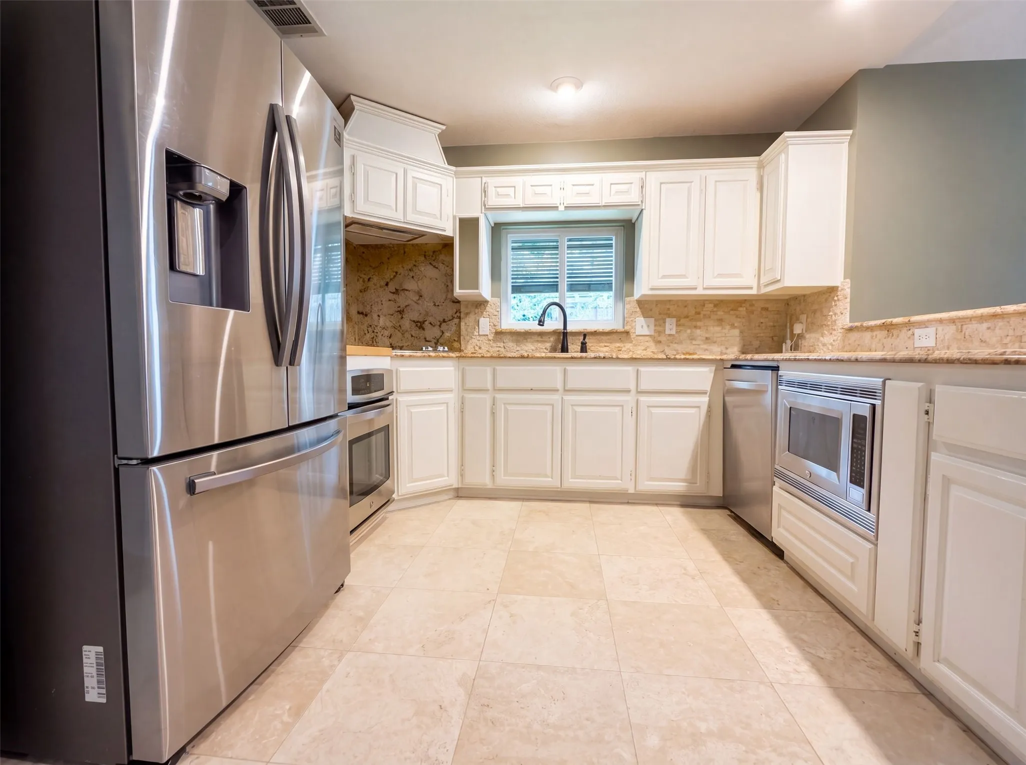 Single Family Residence For Sale in Denton County , 1416 Willow Wood Drive, Carrollton, Texas 75010, 3 Bedroom, 2 Bathroom, 2 Garage spaces, 1,773 Sqft, built in 1995, mls#21342491, Real Estate Agent in Carrollton, Homes For Sale in Denton county, Homes For Sale in Carrollton, Realtor in Carrollton Texas, Real Estate Brokerage Independent Realty Texas, Luminita Cordes Realtor